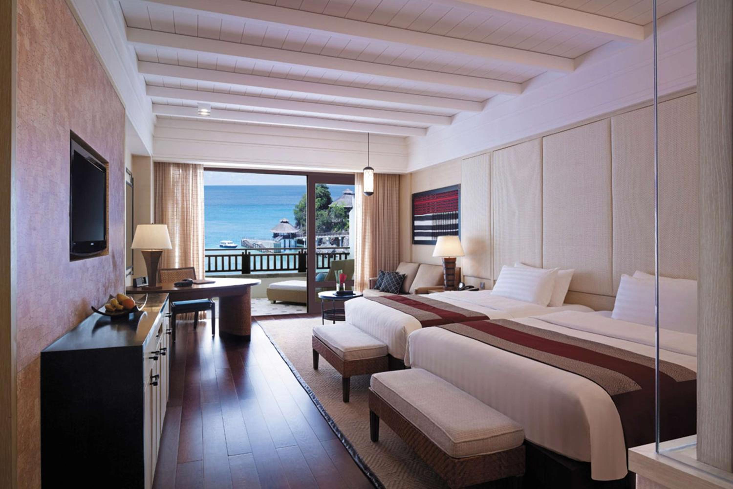 Premier Family Seaview Room with Free Roundtrip Caticlan Airport Transfers - Photo 5