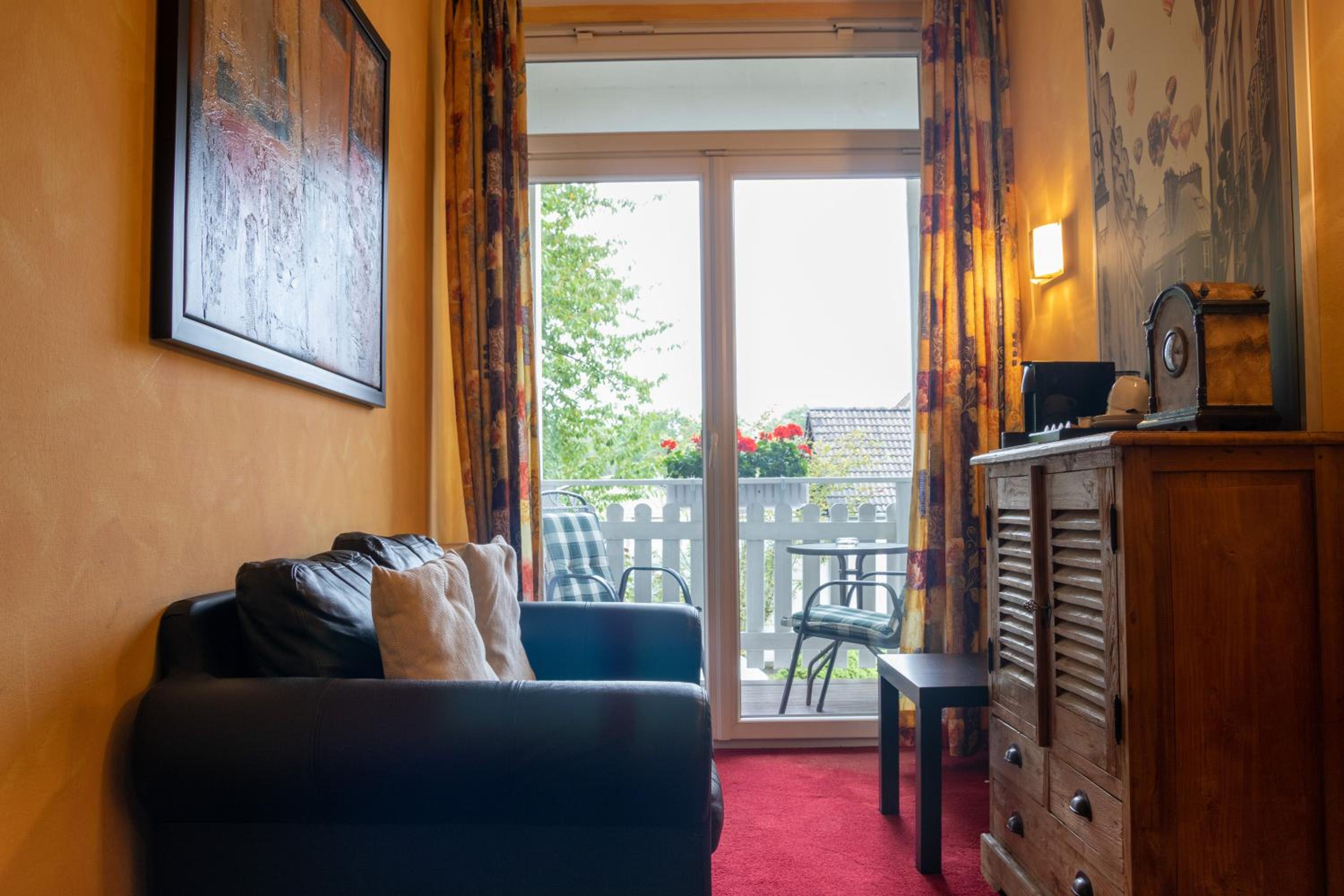 Deluxe Double Room with Balcony photo 2