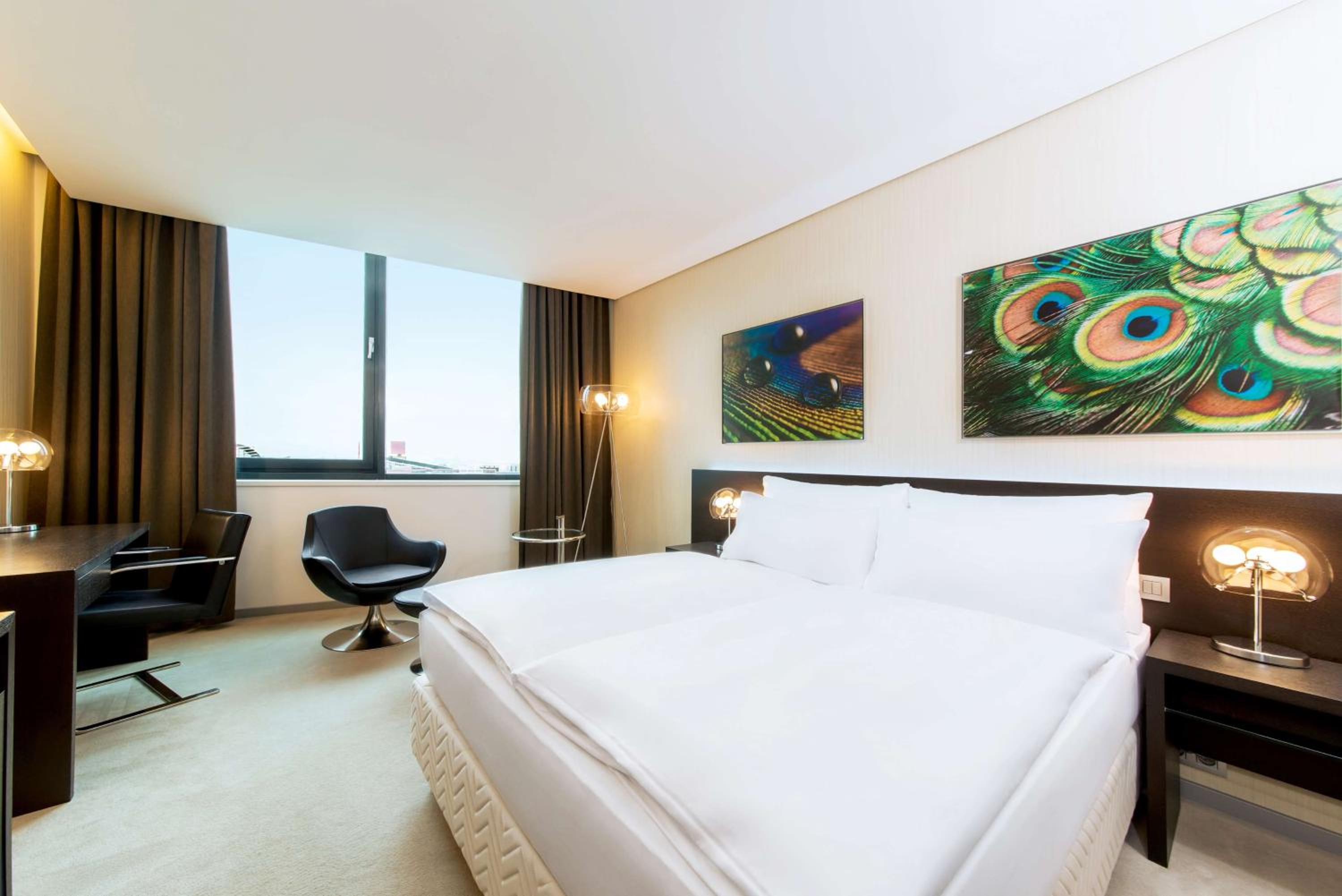 Standard Double or Twin Room - Photo 7