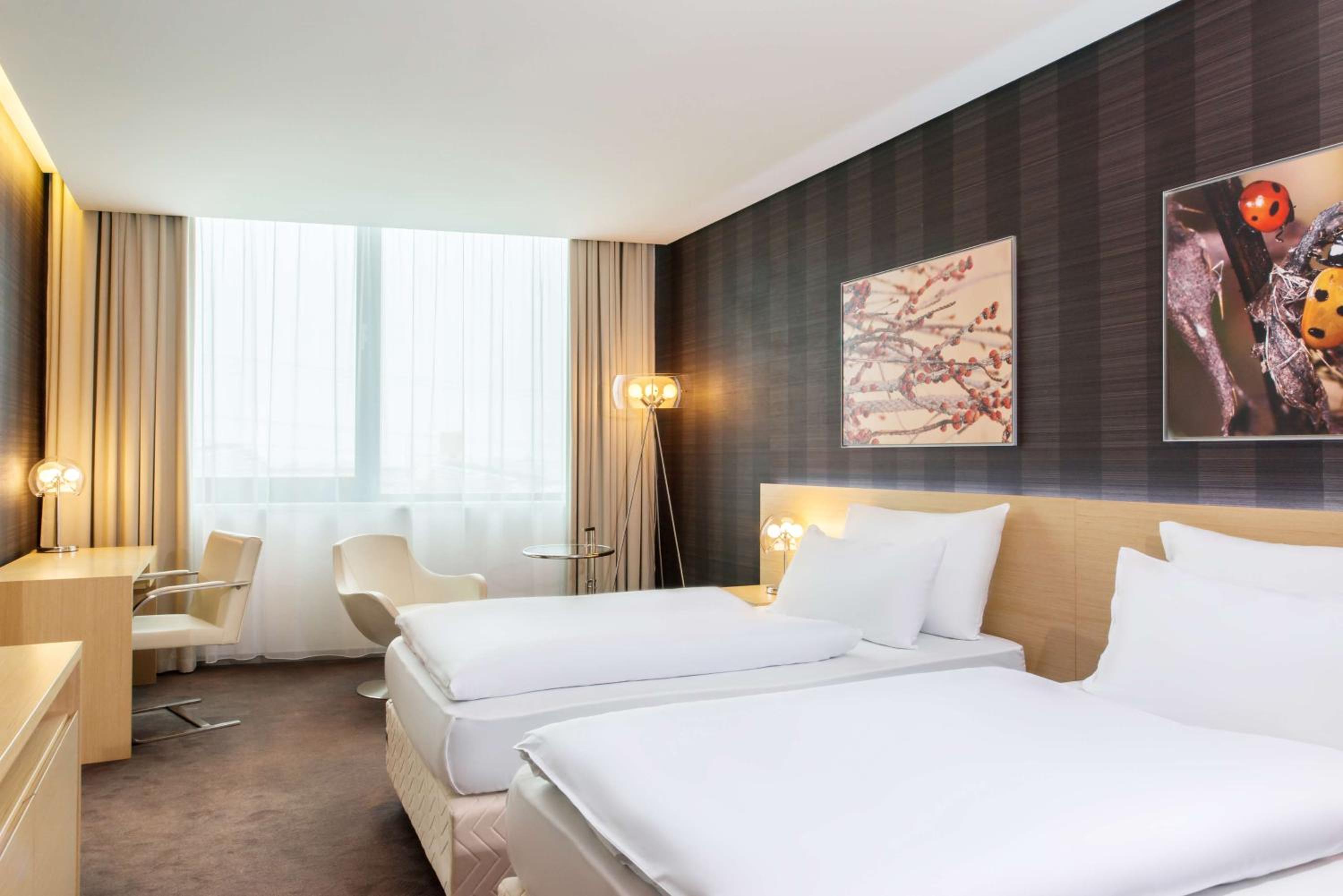 Standard Double or Twin Room - Photo 6