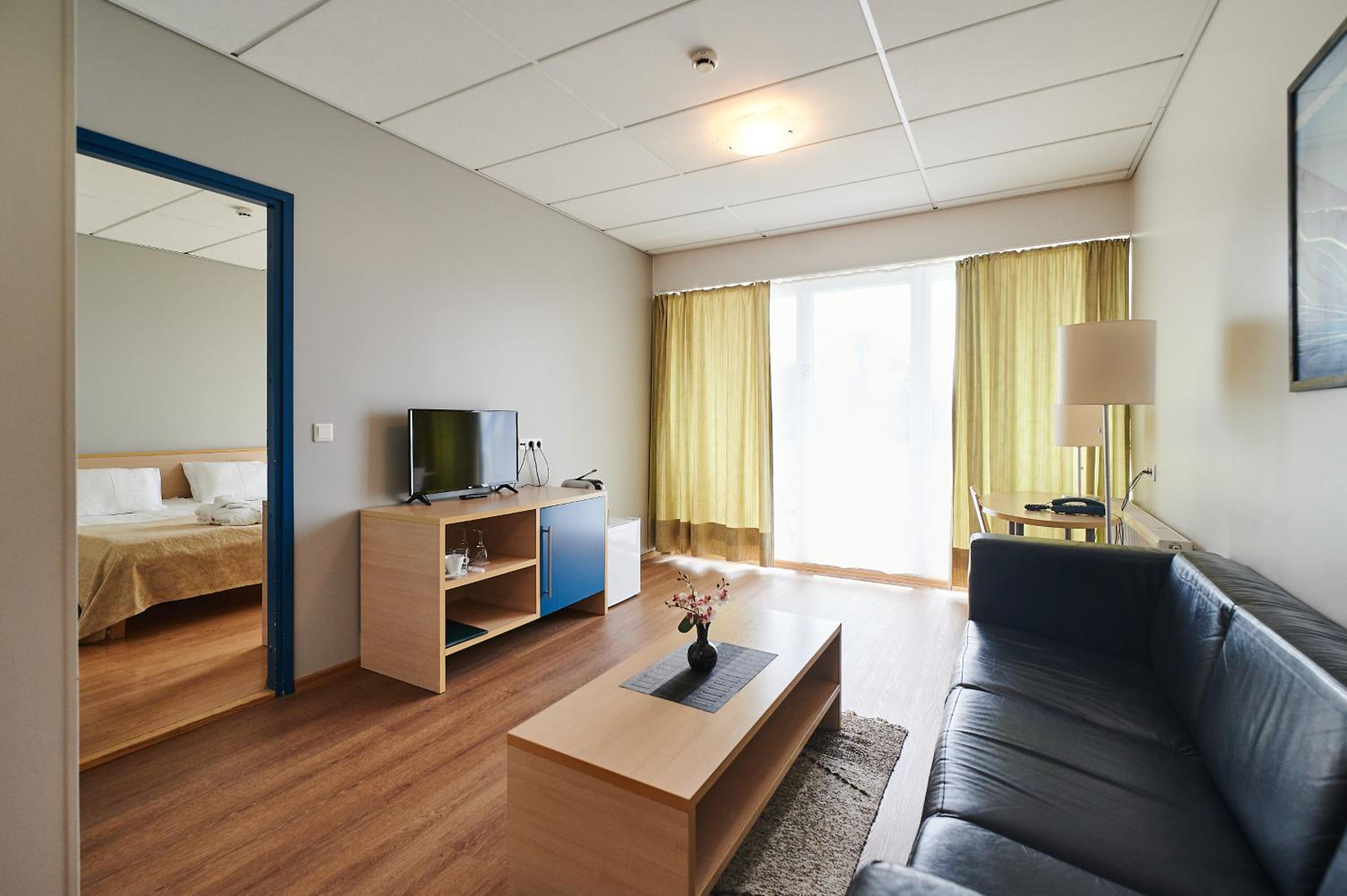 Suite with Spa Access - Photo 2