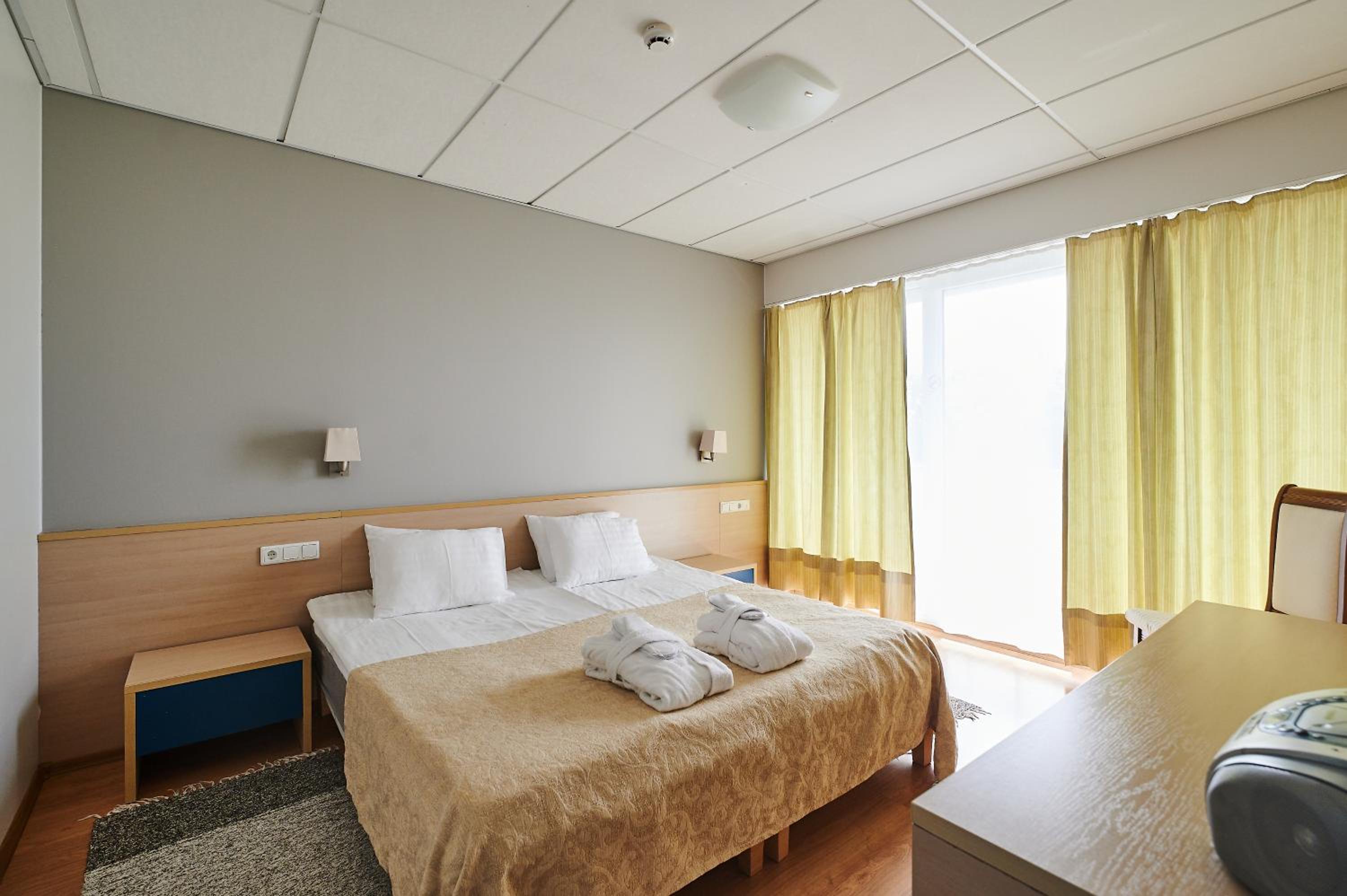 Suite with Spa Access - Photo 1