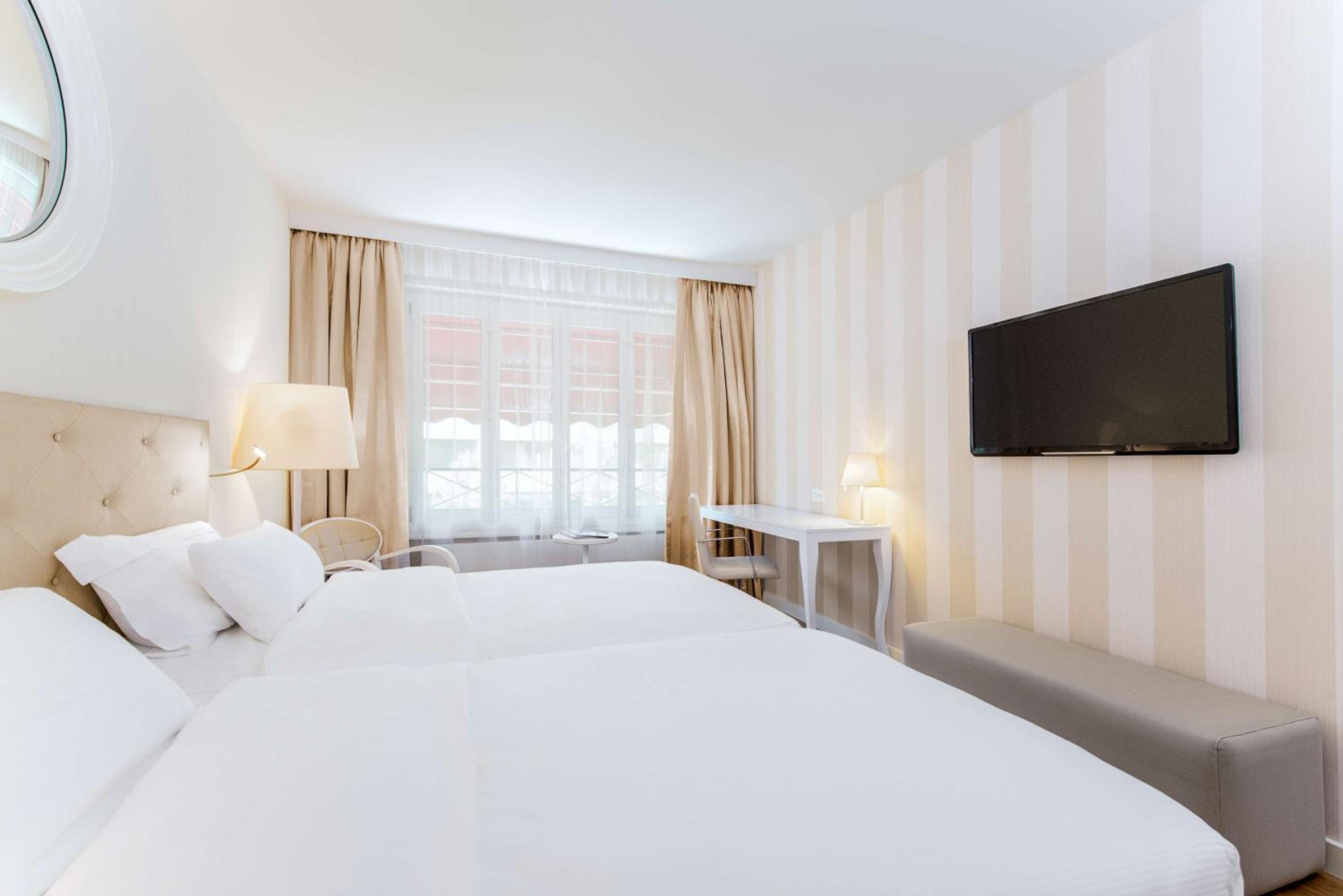 Superior Double or Twin Room - Photo 1