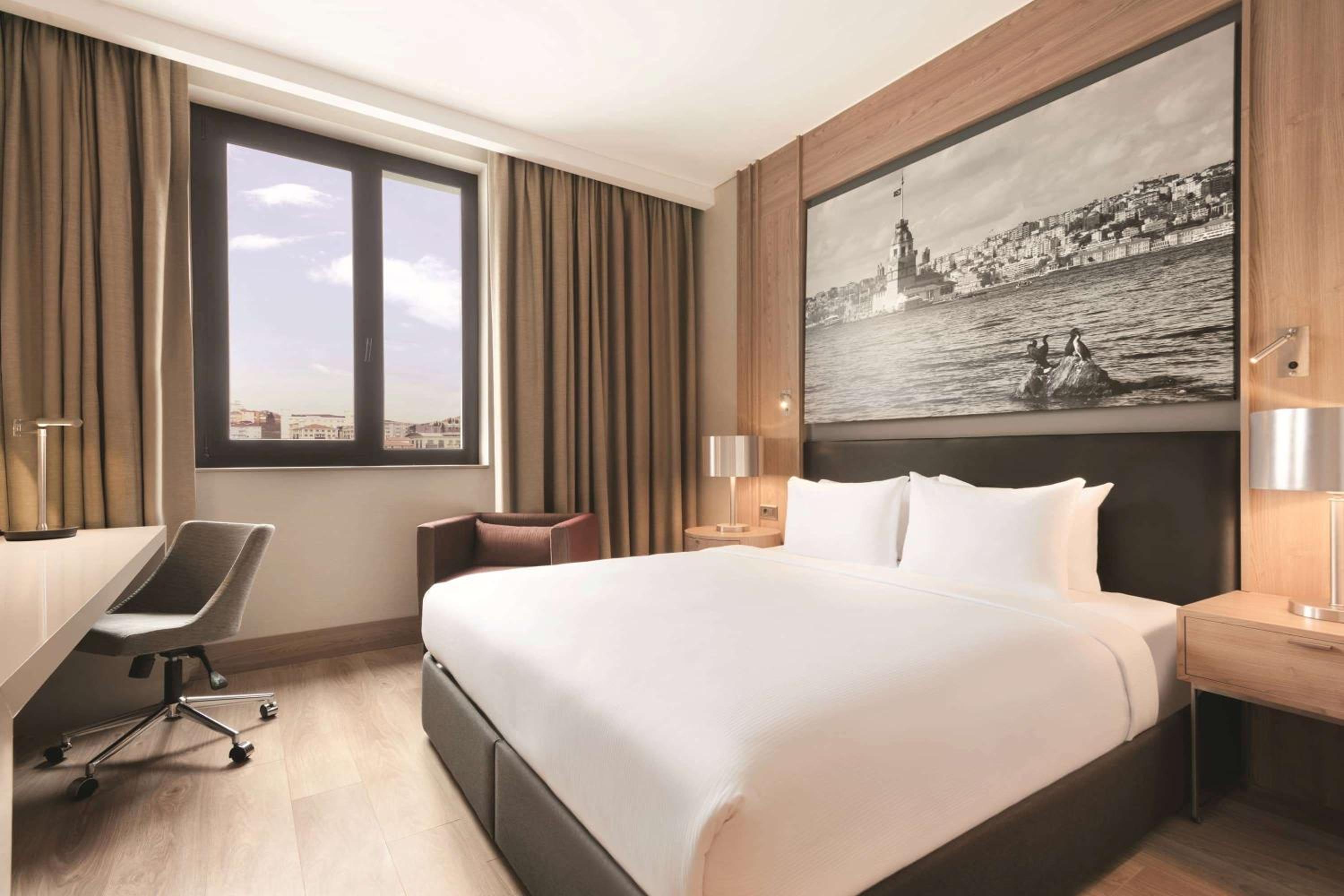 Premium Queen Room photo 1