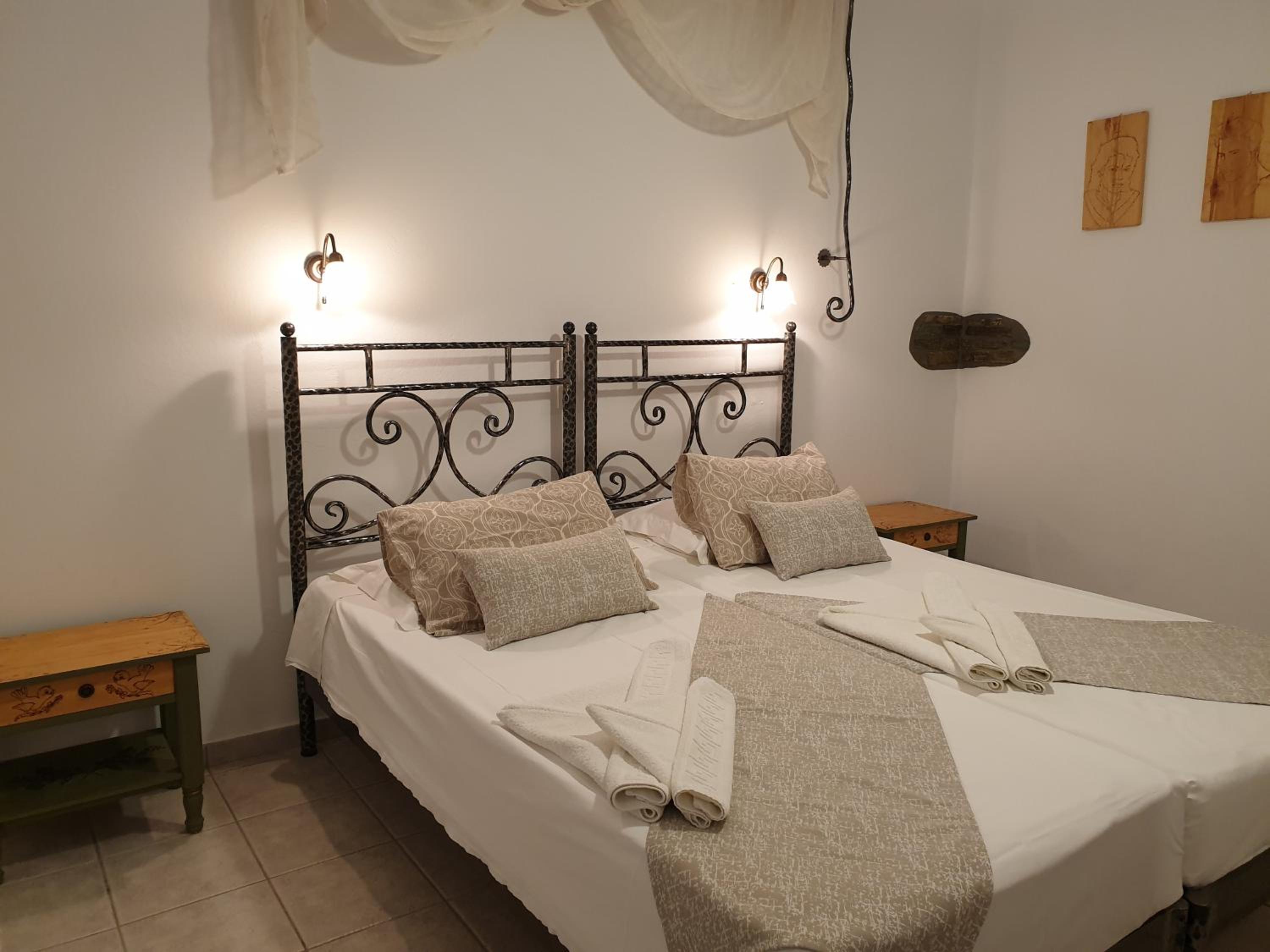 Double Room with Balcony and Sea View - Photo 5