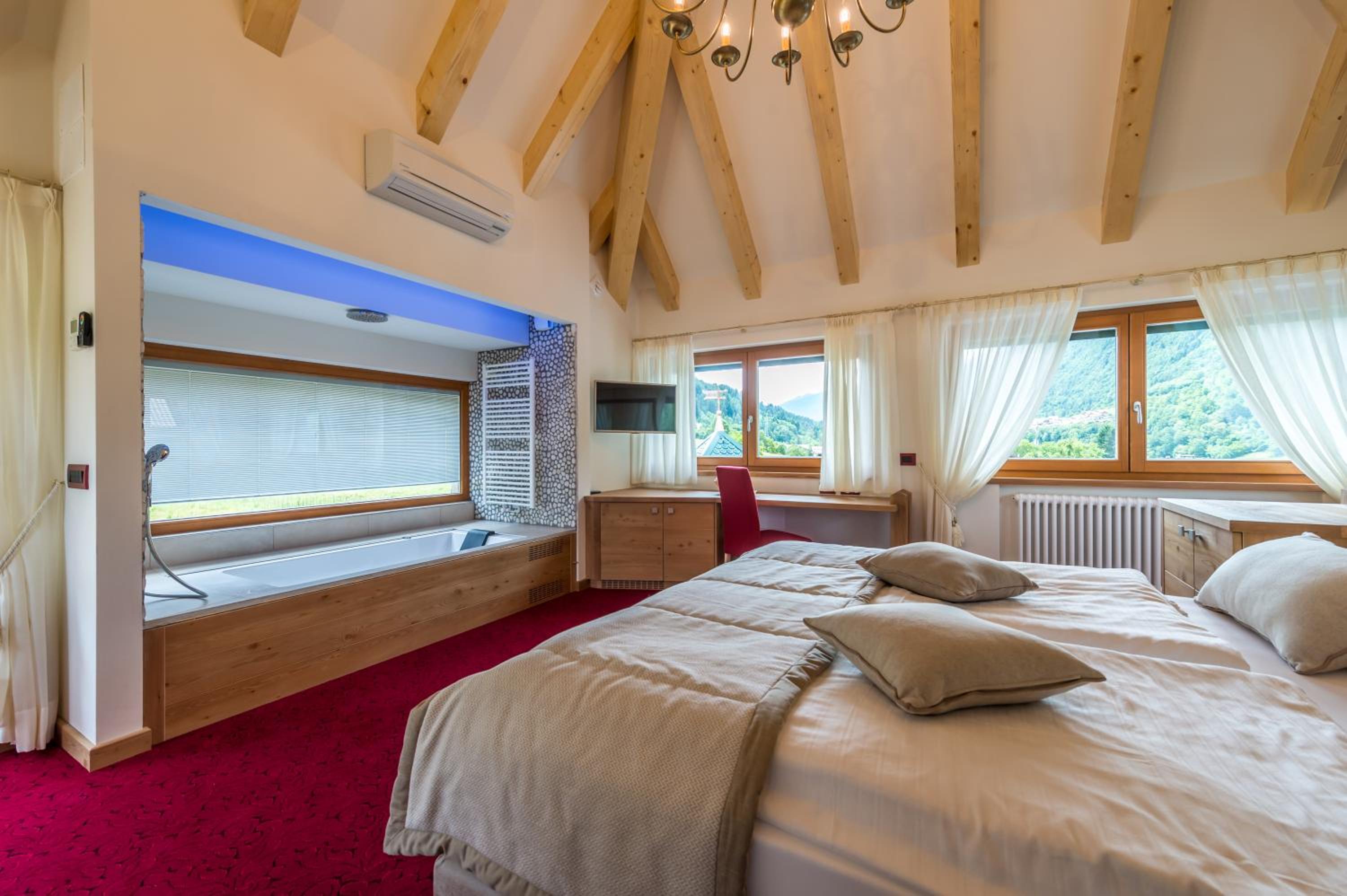Romantic Deluxe Room photo 3