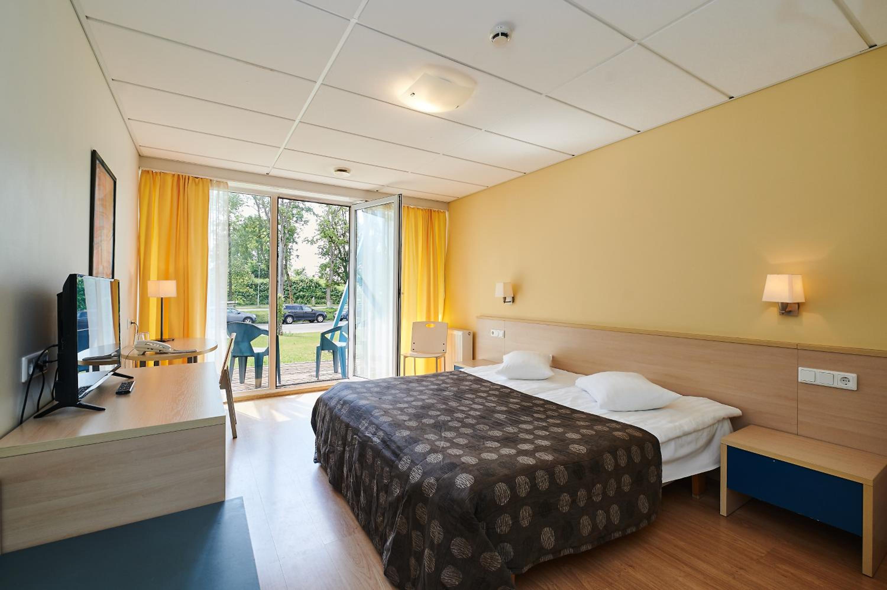 Standard Twin Room with Castle View and Spa Access - Photo 1