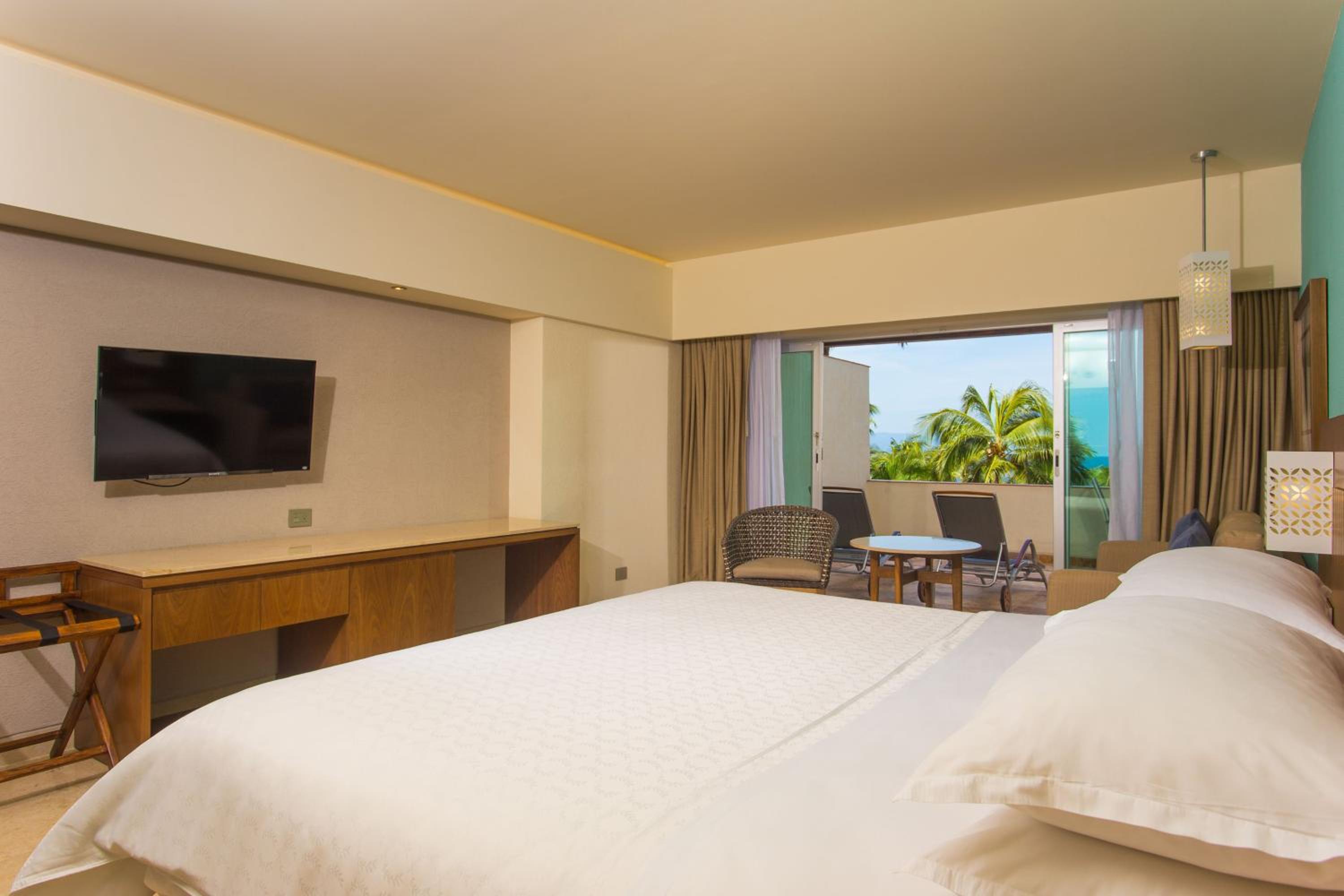 Guest room, 1 King, Sunterrace view, Garden view, Low floor