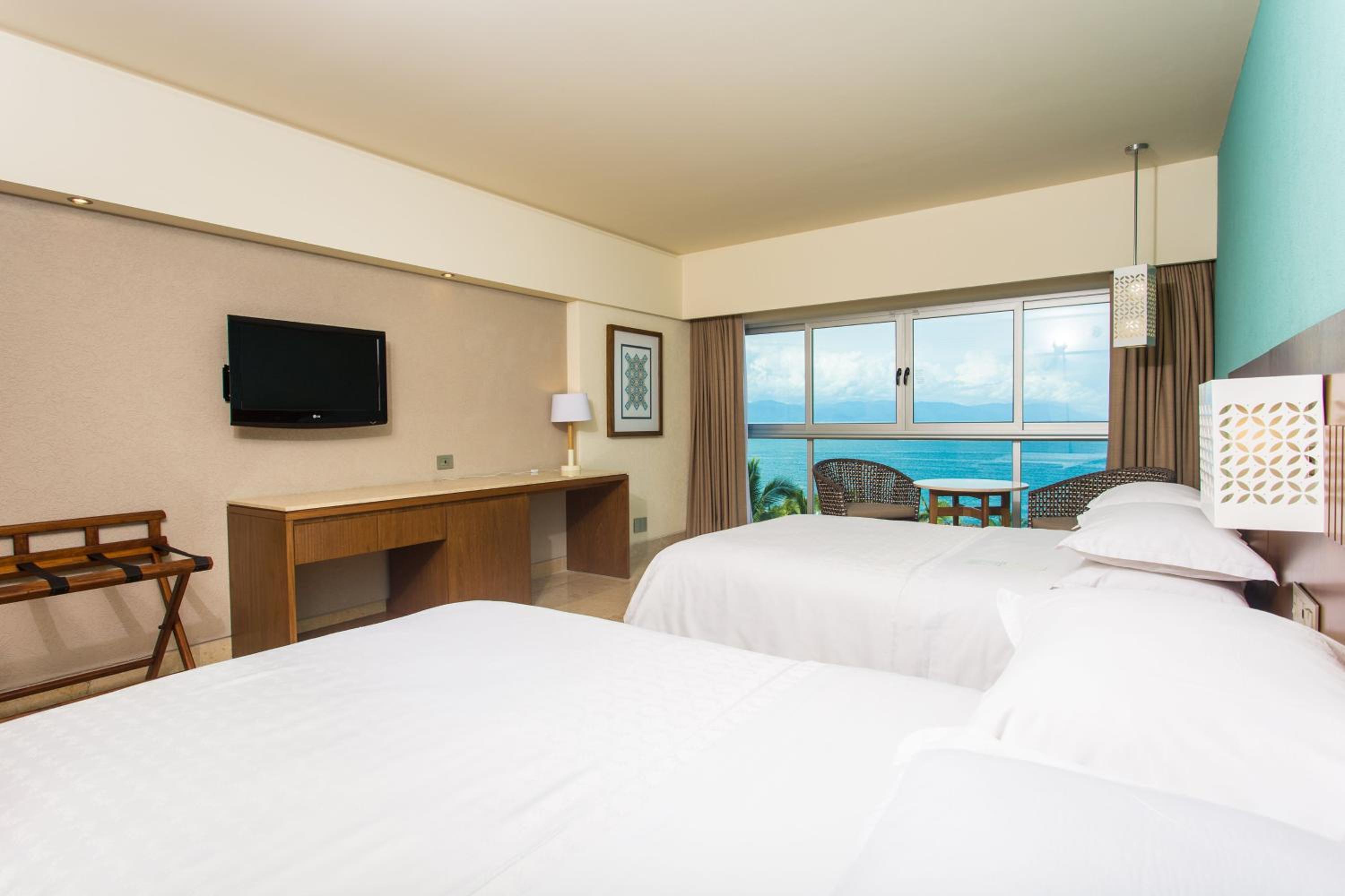 Guest room, 2 Double, Grand Deluxe view, Bay view