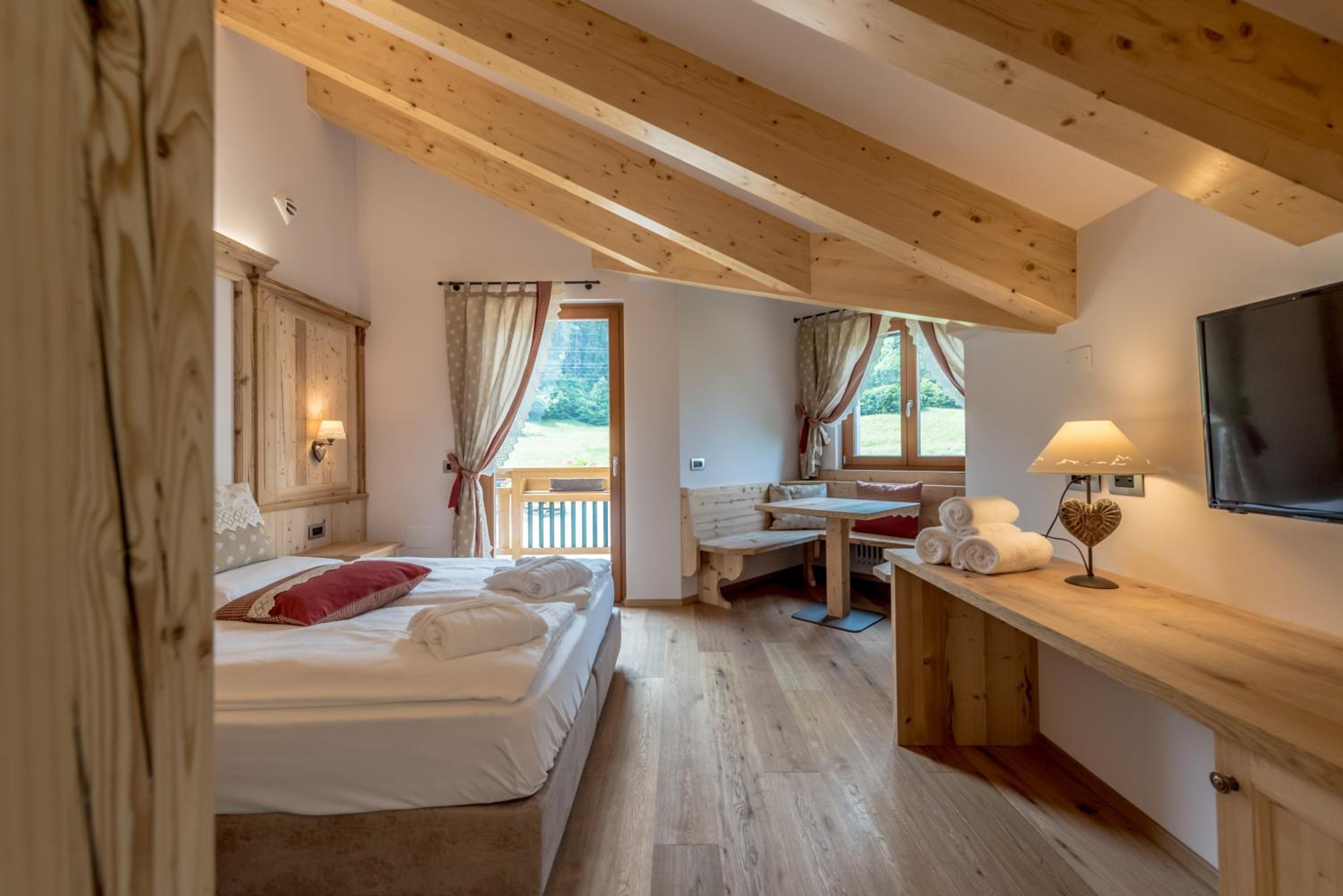 Deluxe Junior Suite photo 1