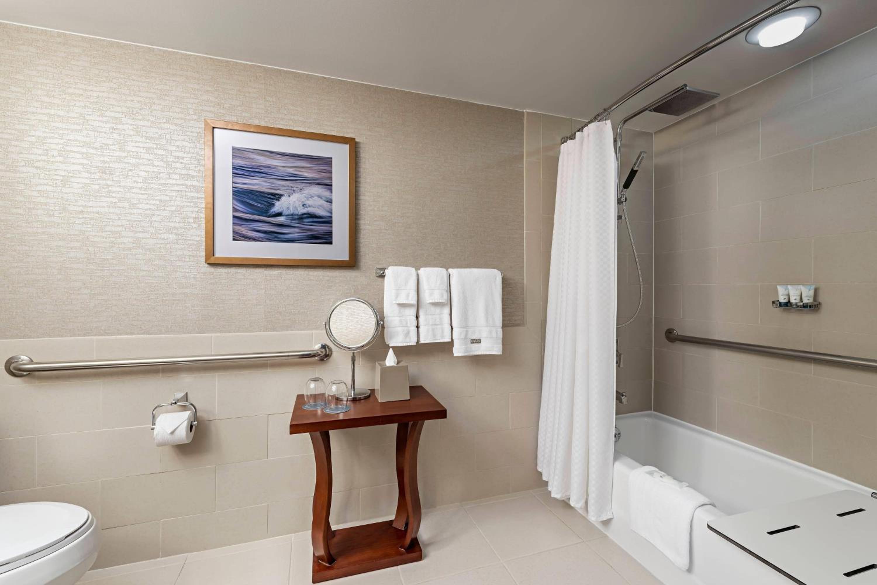 Traditional, Guest room, 1 King - Photo 2