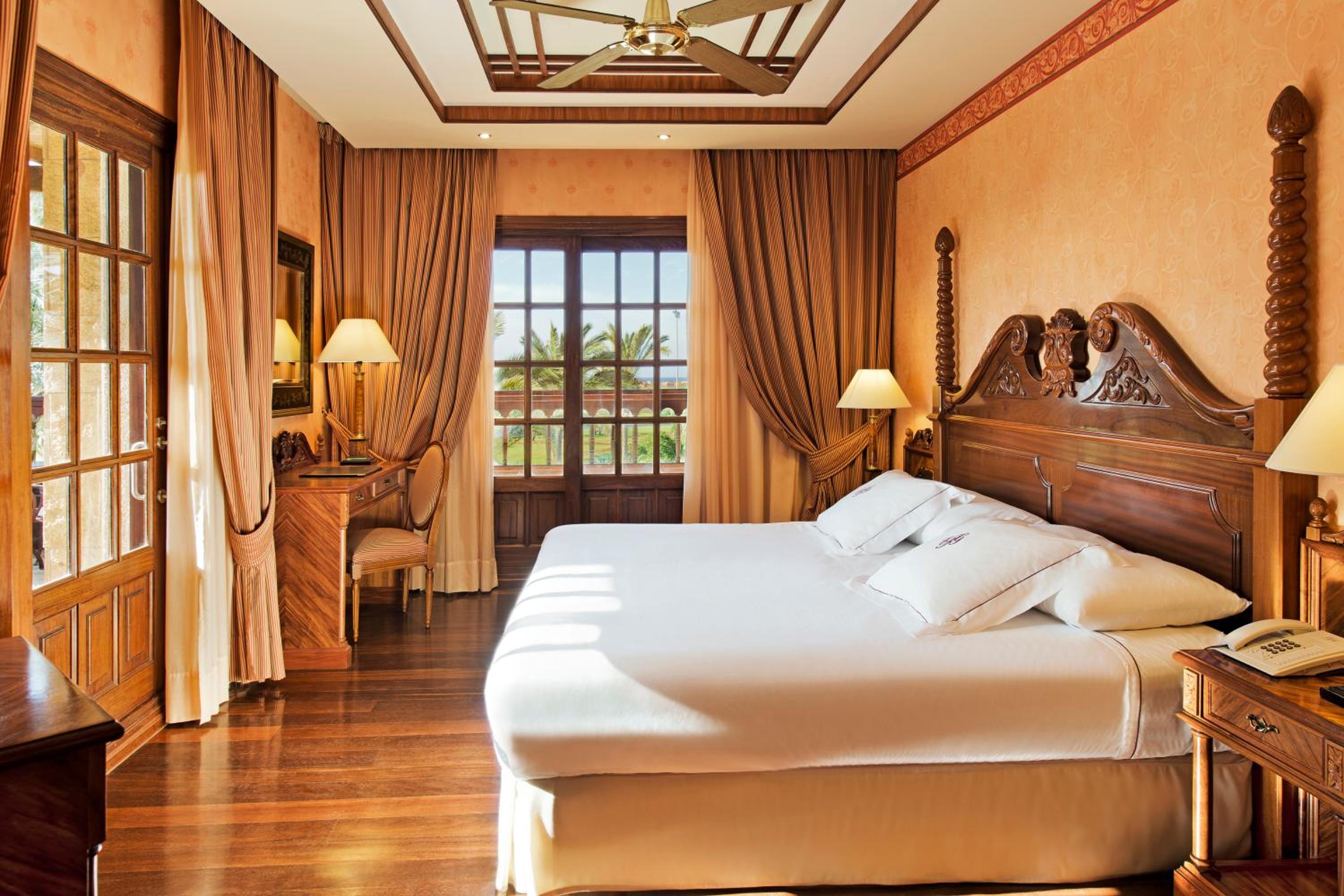Suite (3 Adults) photo 2