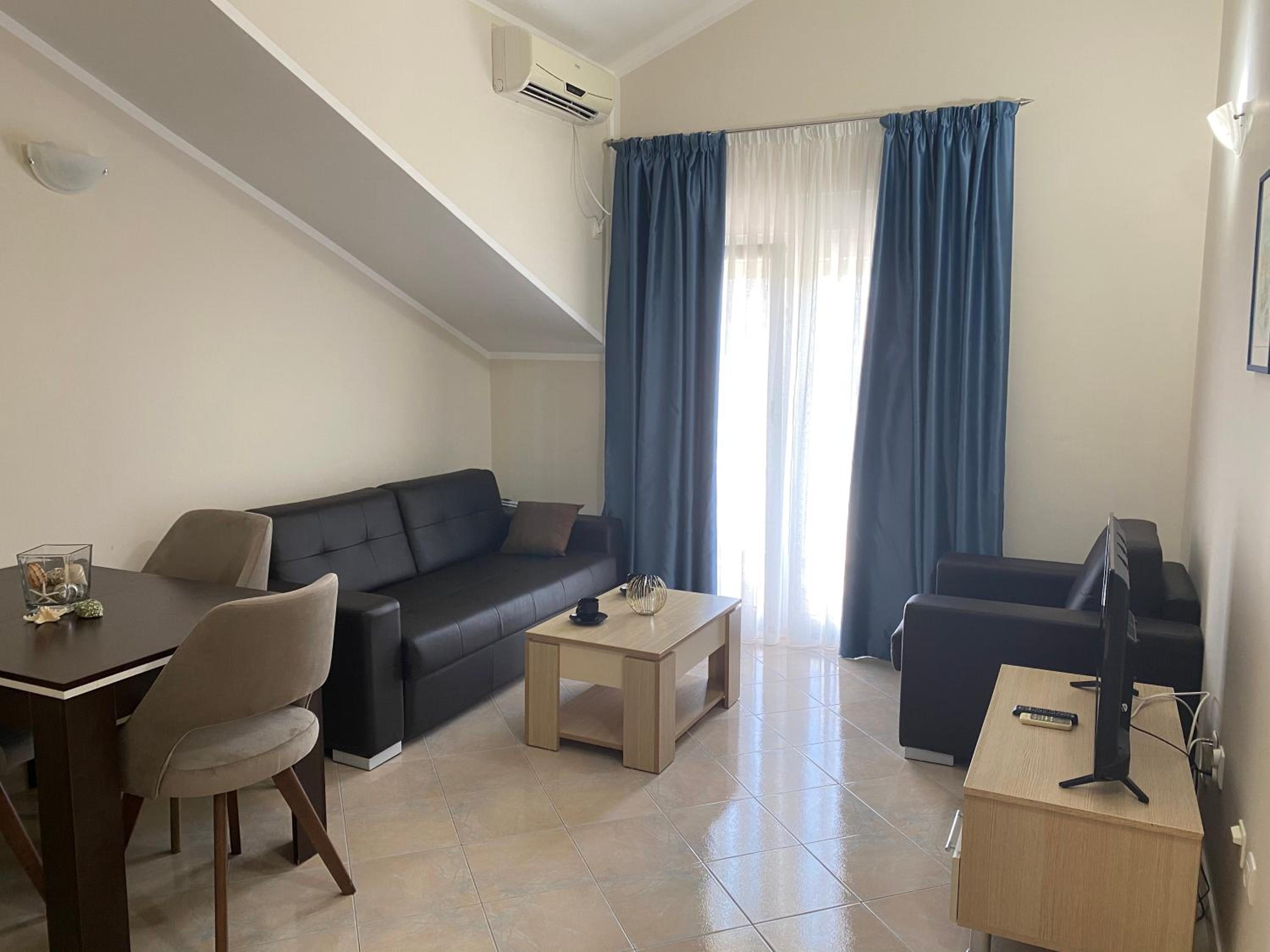 One-Bedroom Apartment - Photo 7