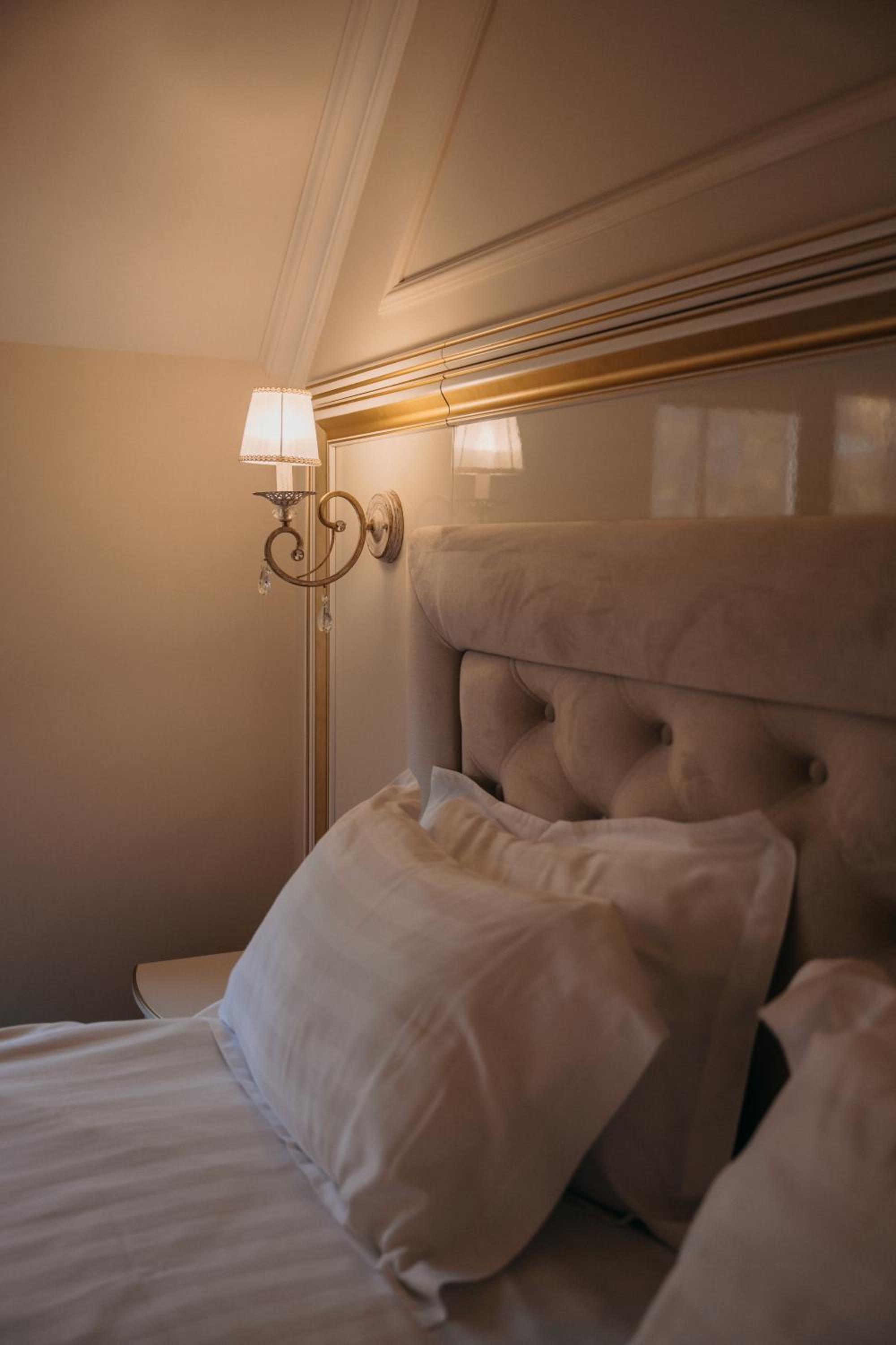 Standard King Room photo 1