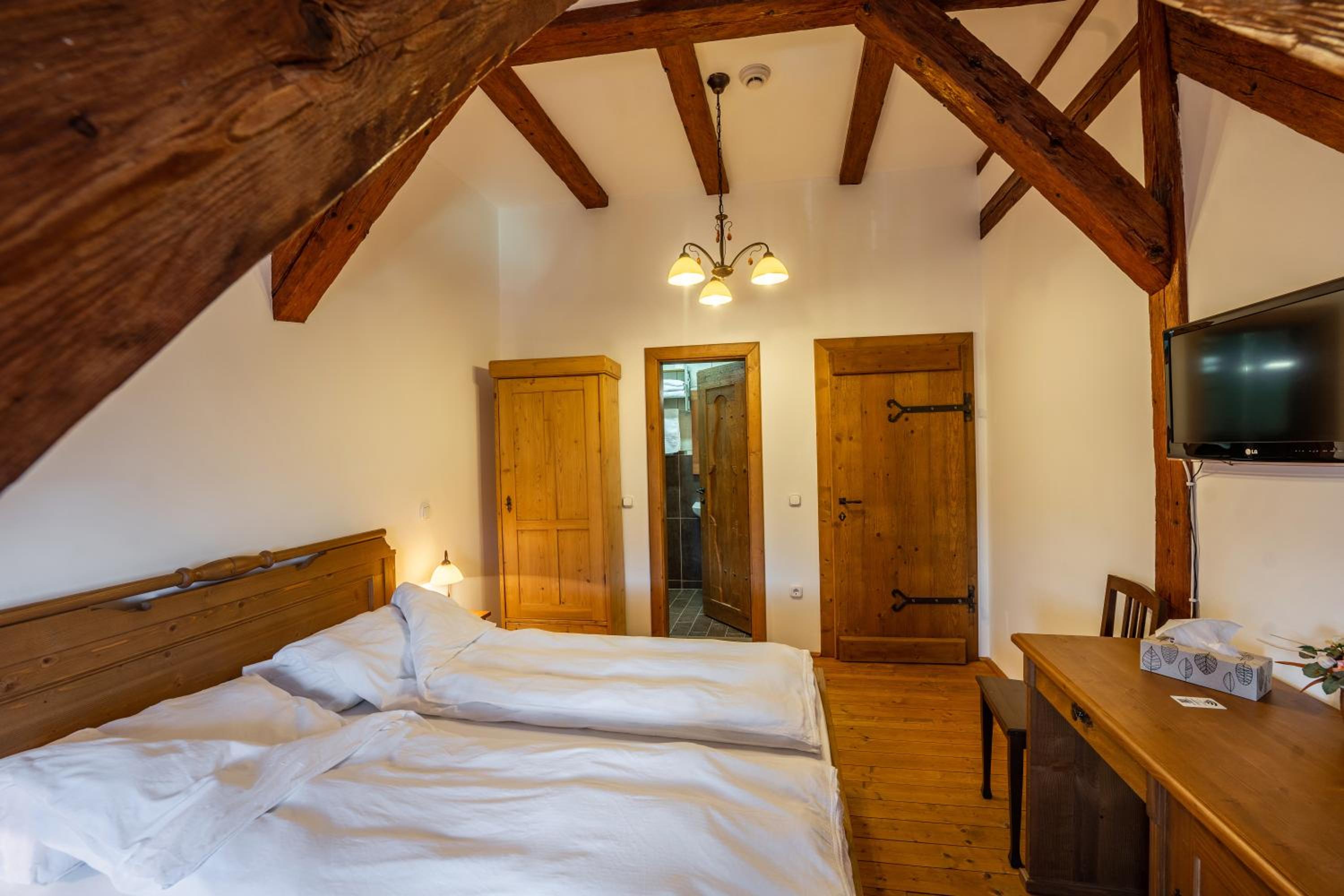 Double Room - Photo 4