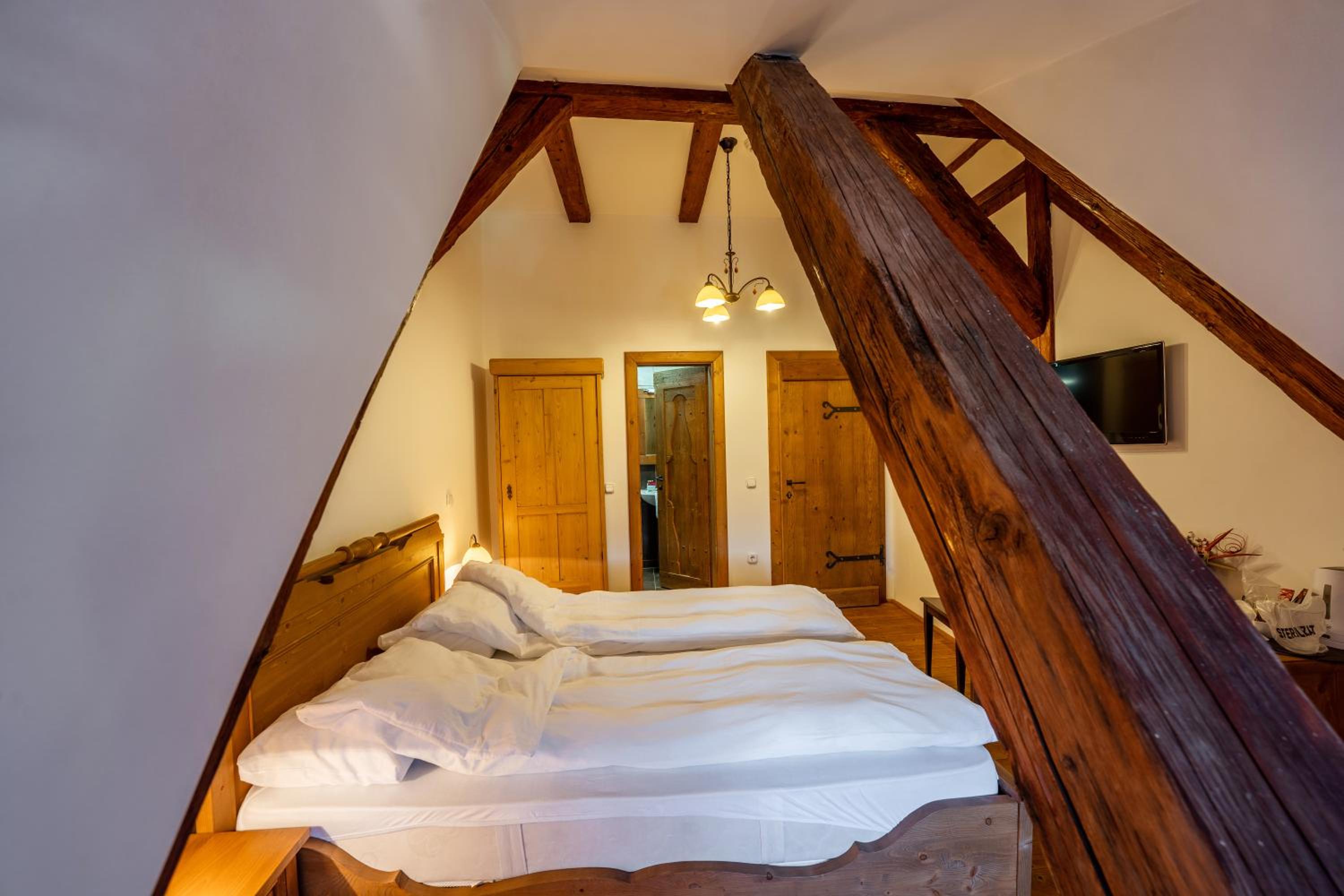 Double Room - Photo 6