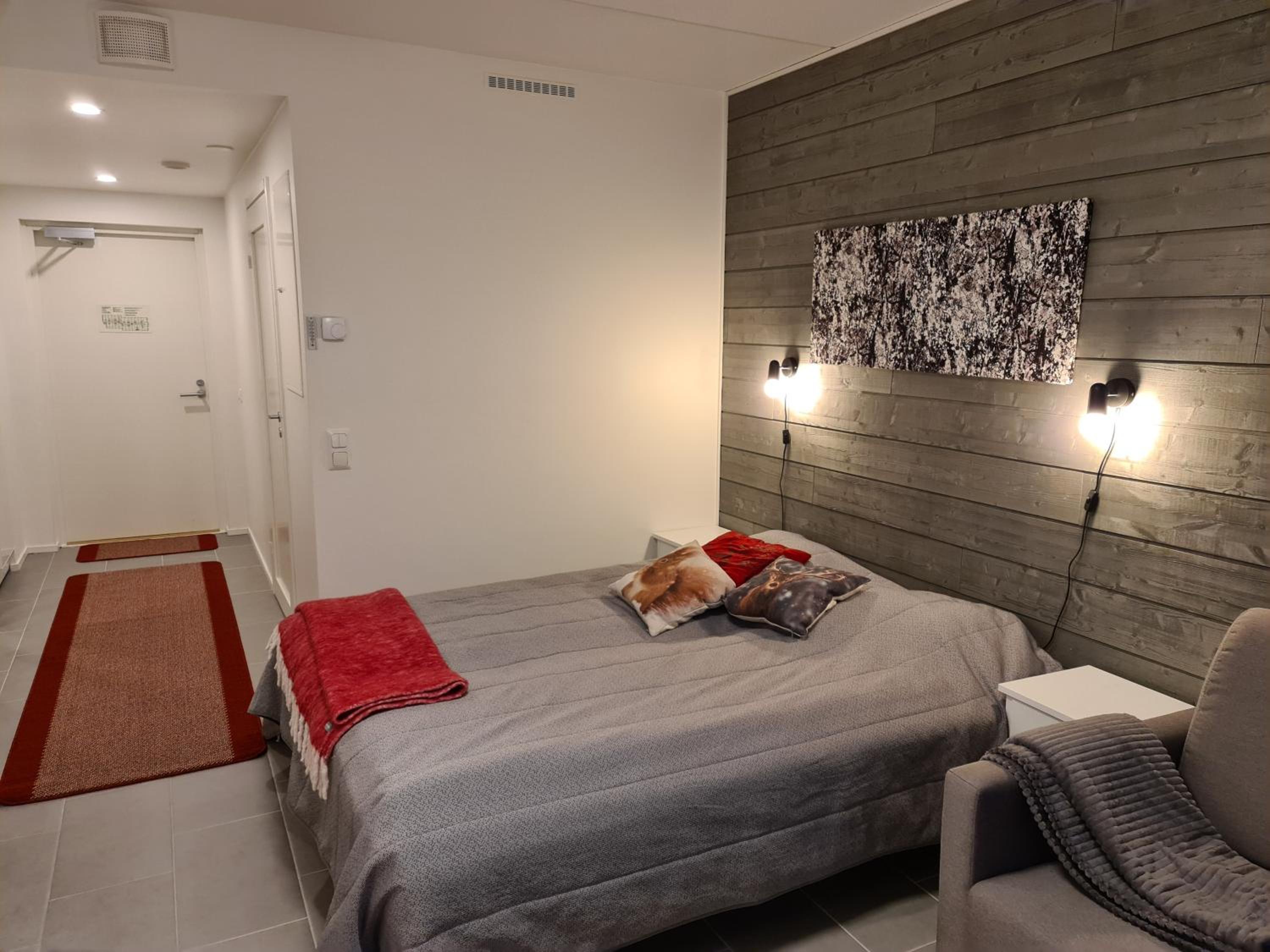 One-Bedroom Apartment - Photo 13