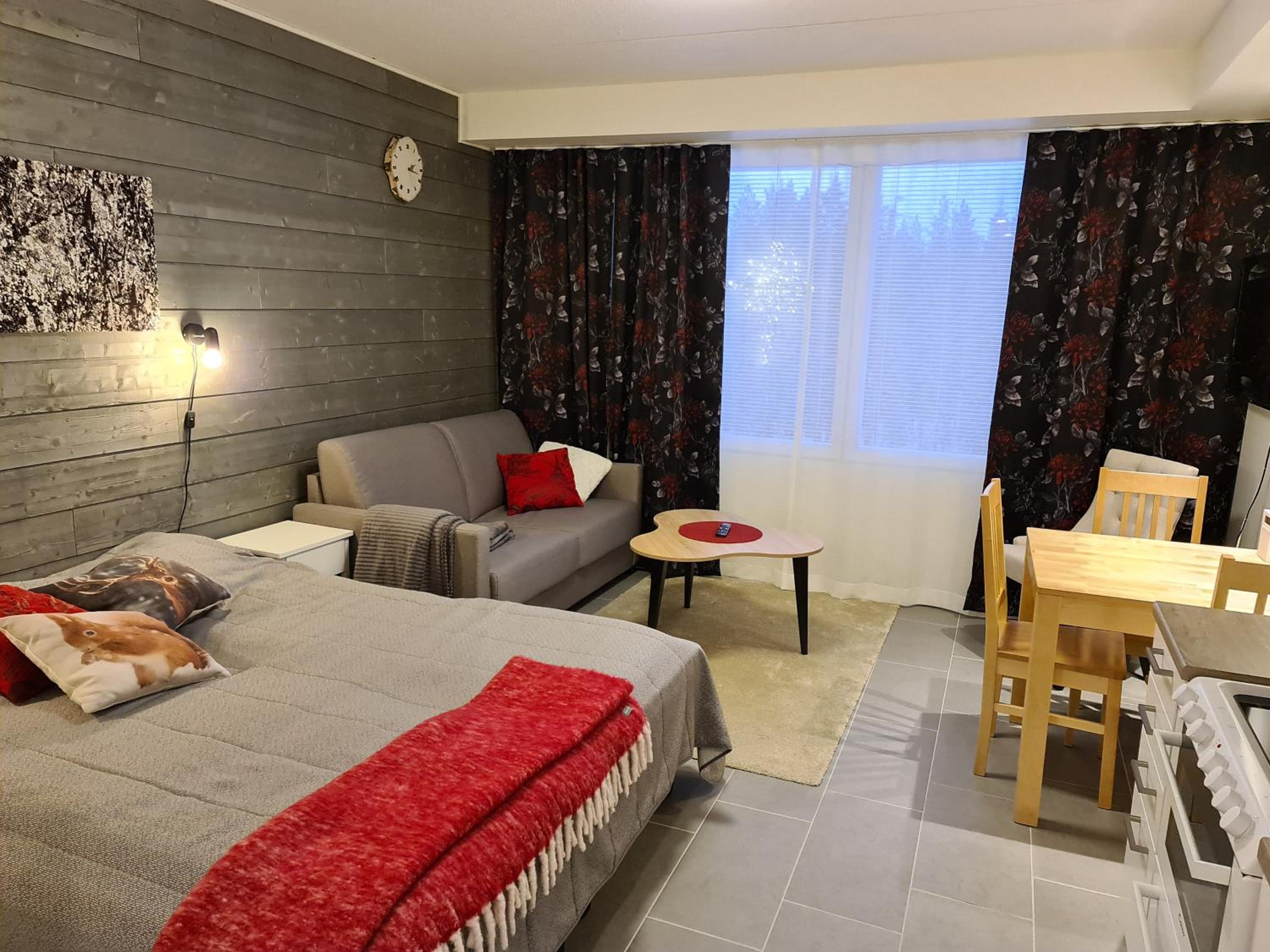 One-Bedroom Apartment - Photo 3