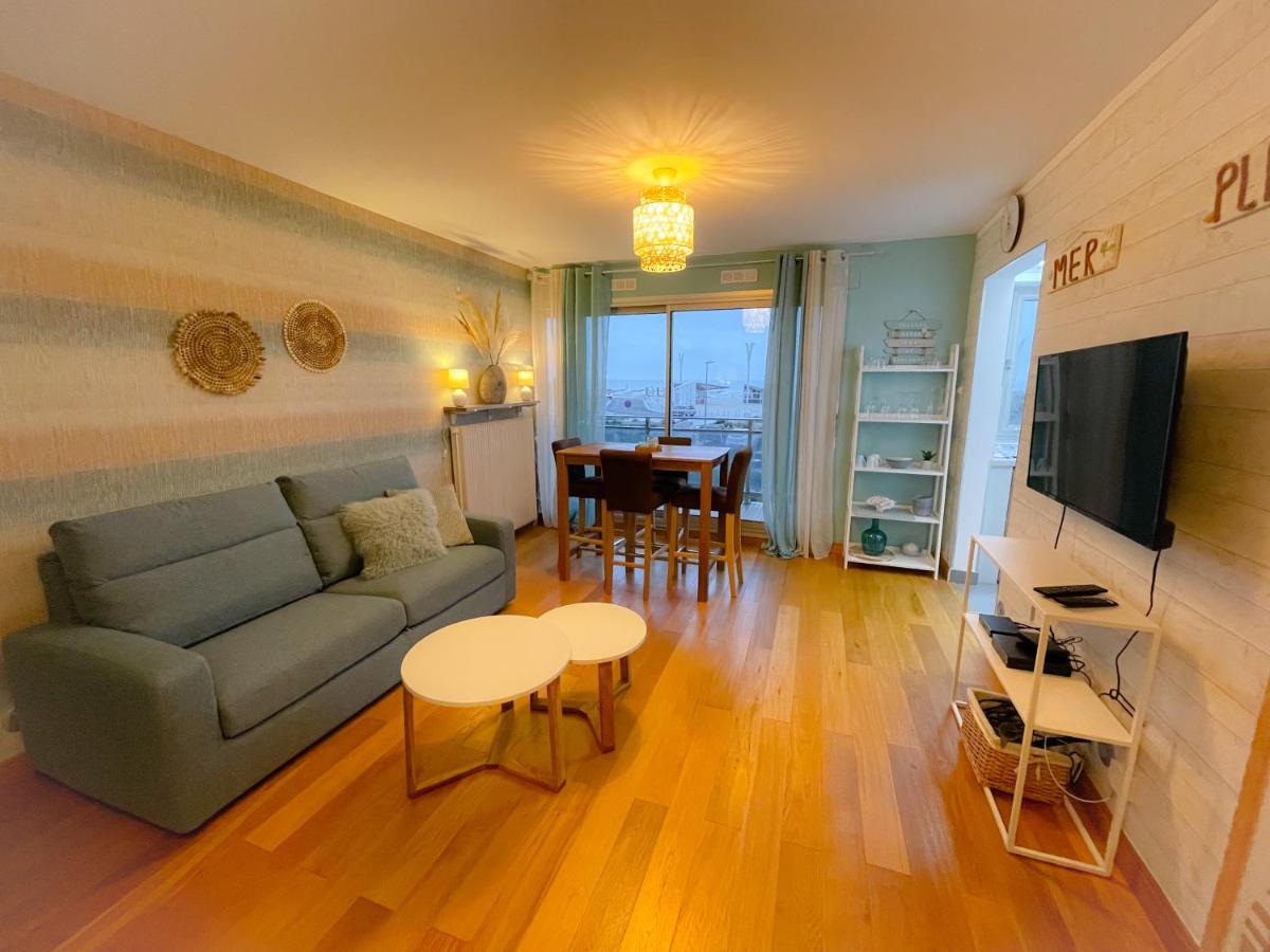 Apartment with Sea View photo 2