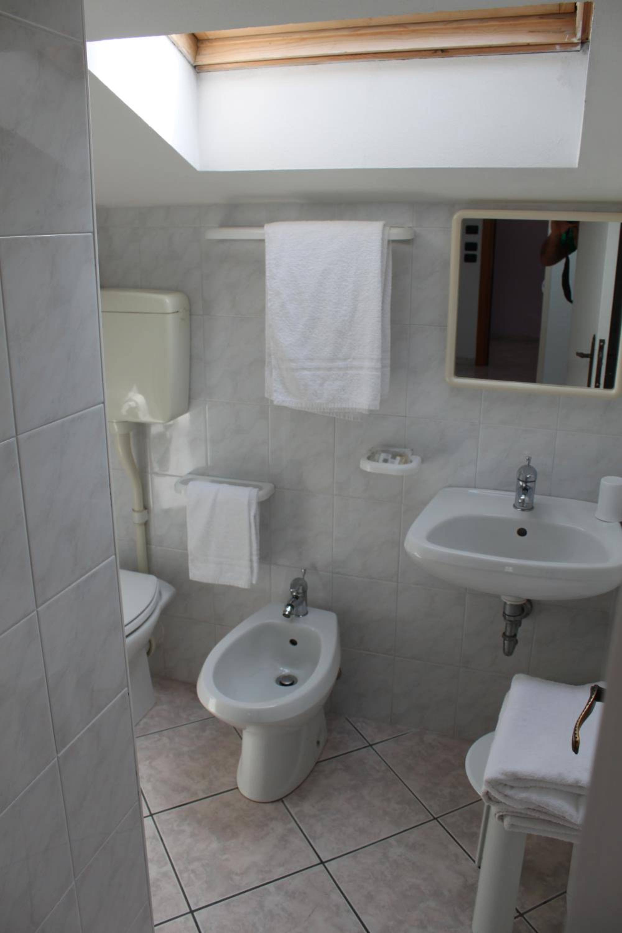 Quadruple Room - Attic photo 3