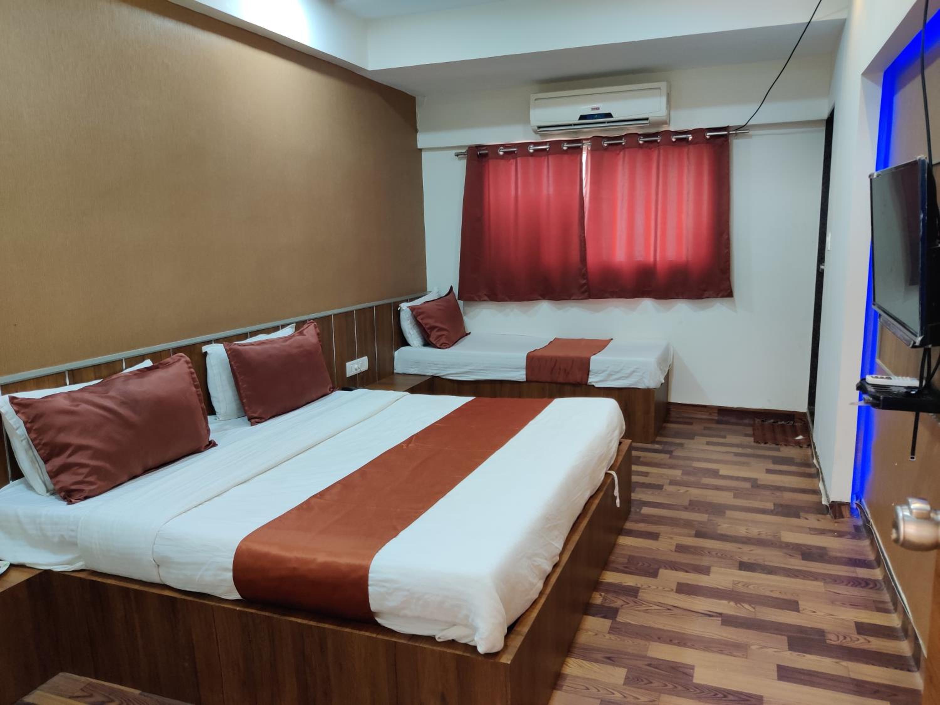 Basic Triple Room - Photo 16