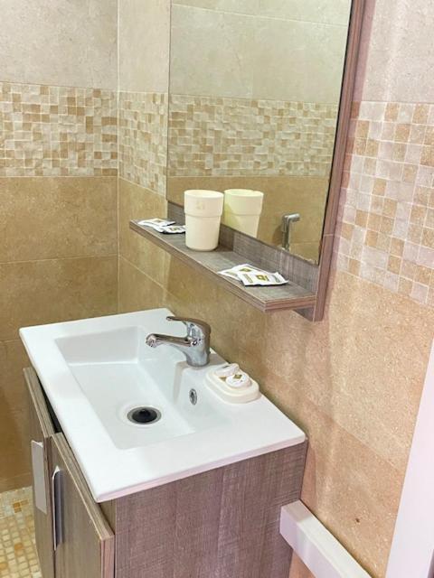 Double Room - Photo 6