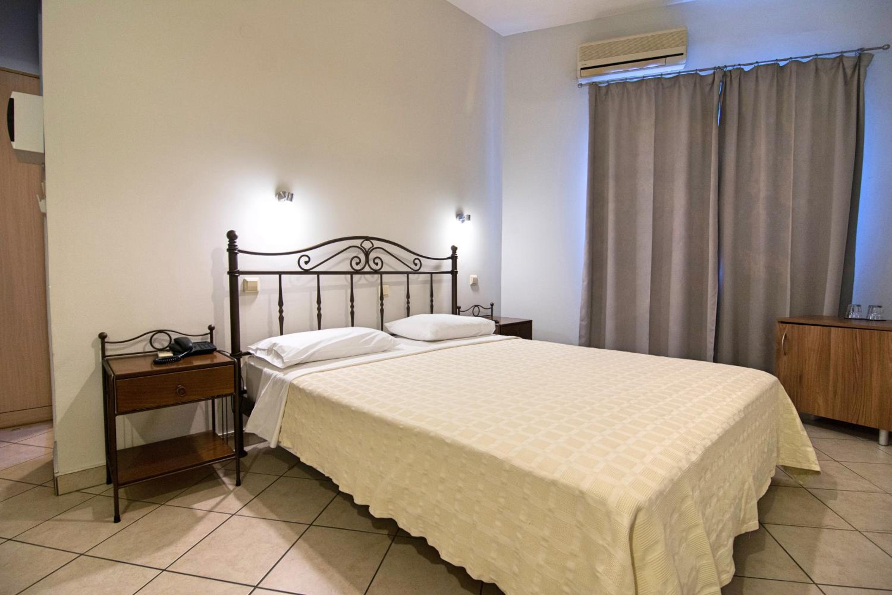 Economy Double Room - Photo 2
