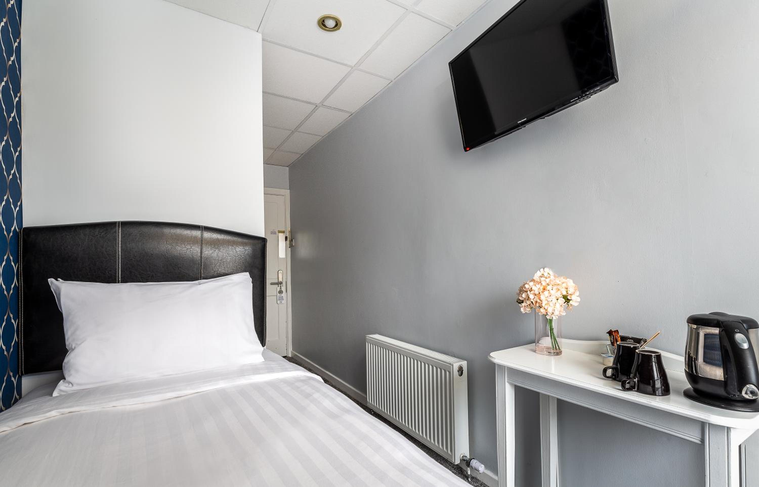 Single Room photo 2