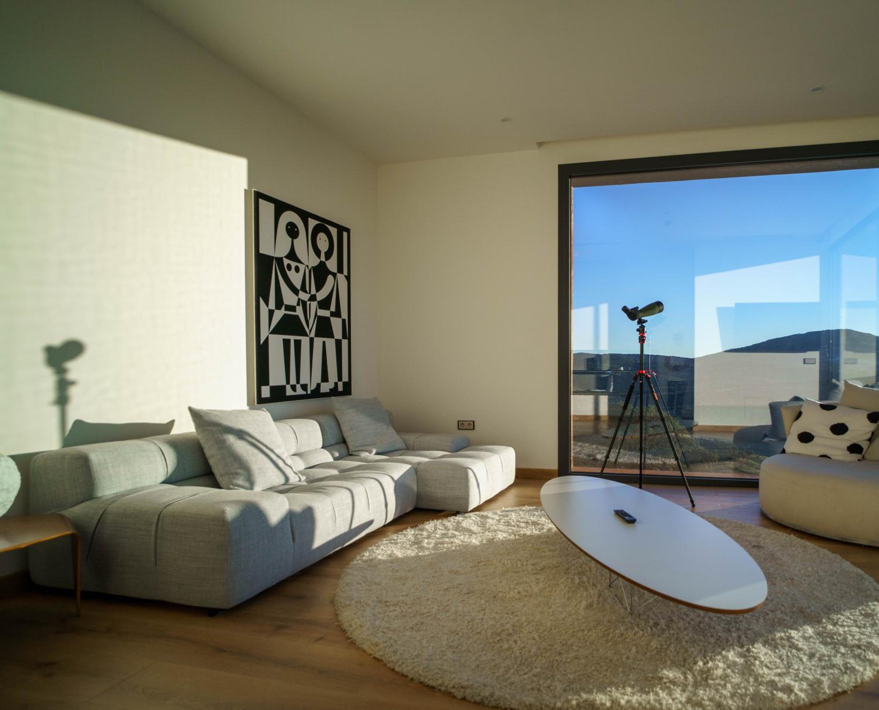 Executive Suite - Photo 8