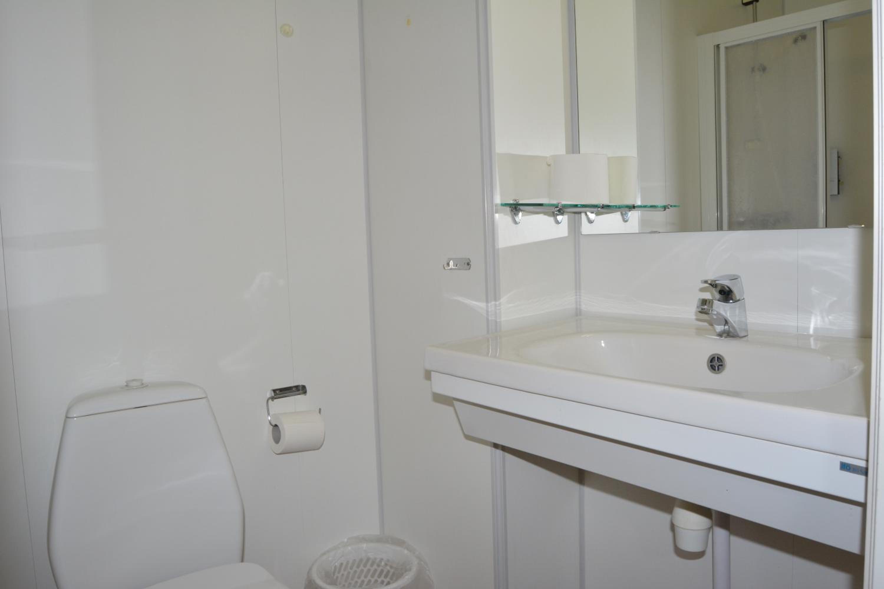 Budget Twin Room - Photo 2