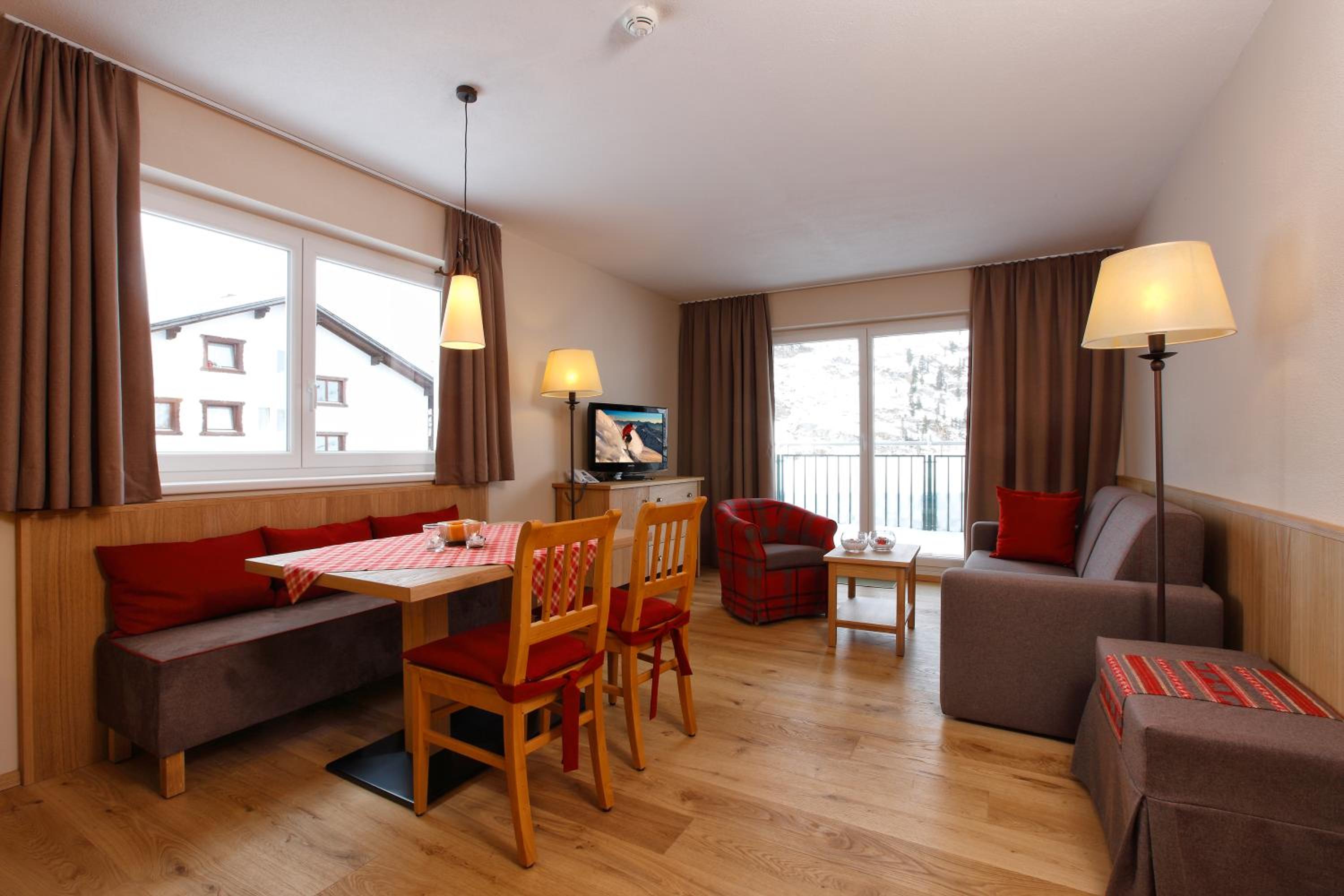 One-Bedroom Apartment - Photo 7