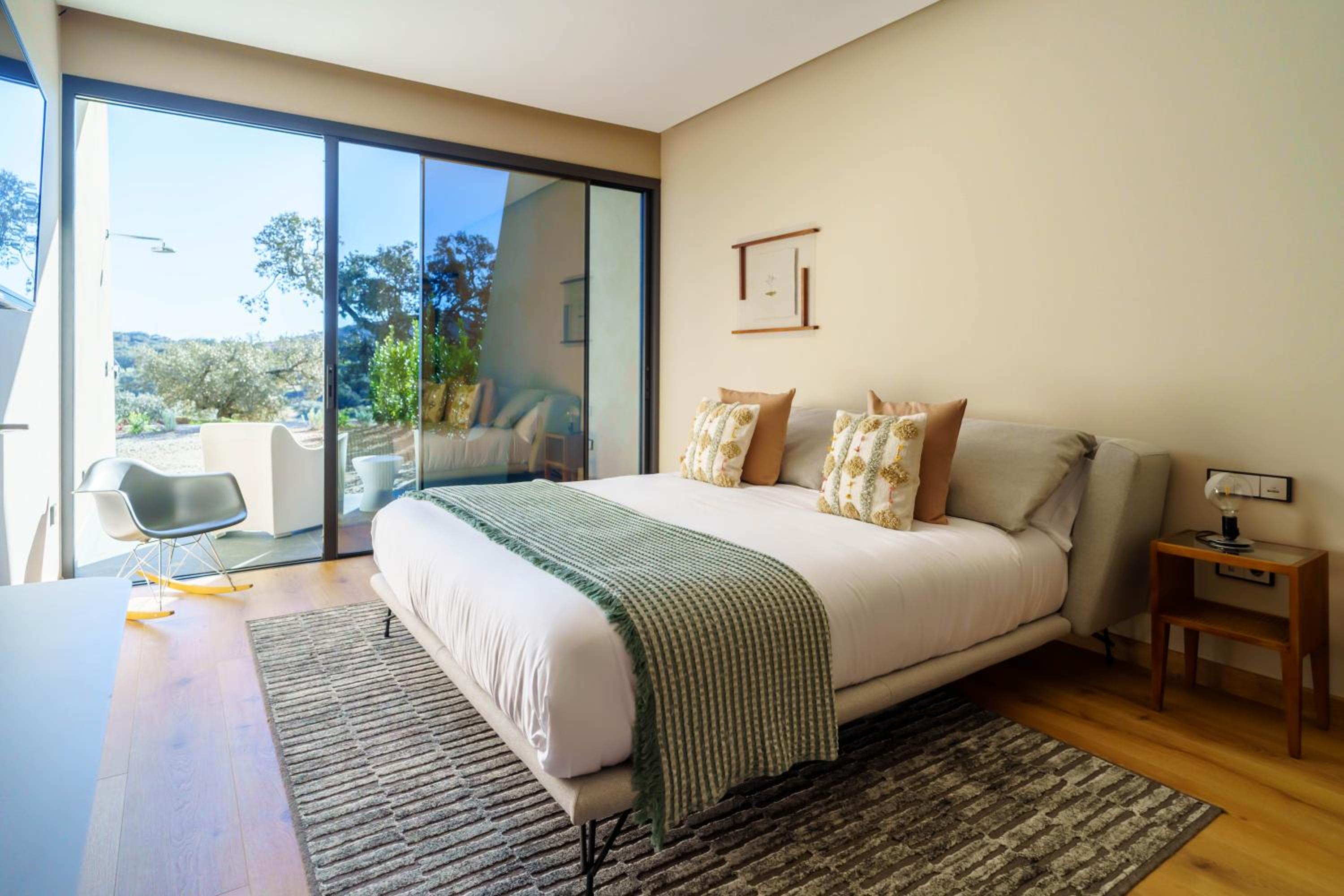 Deluxe Room - Photo 1