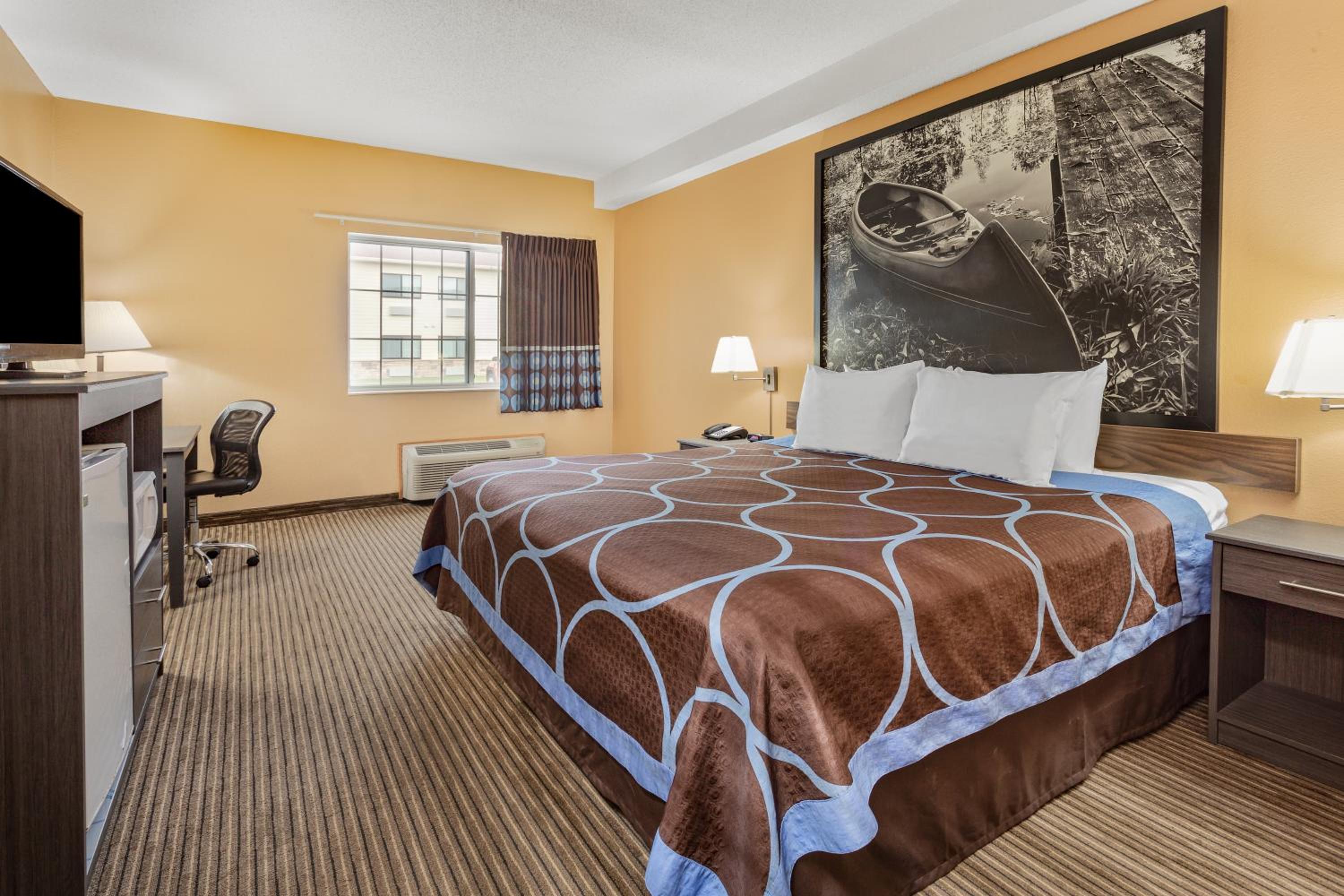 King Room - Non-Smoking - Photo 1