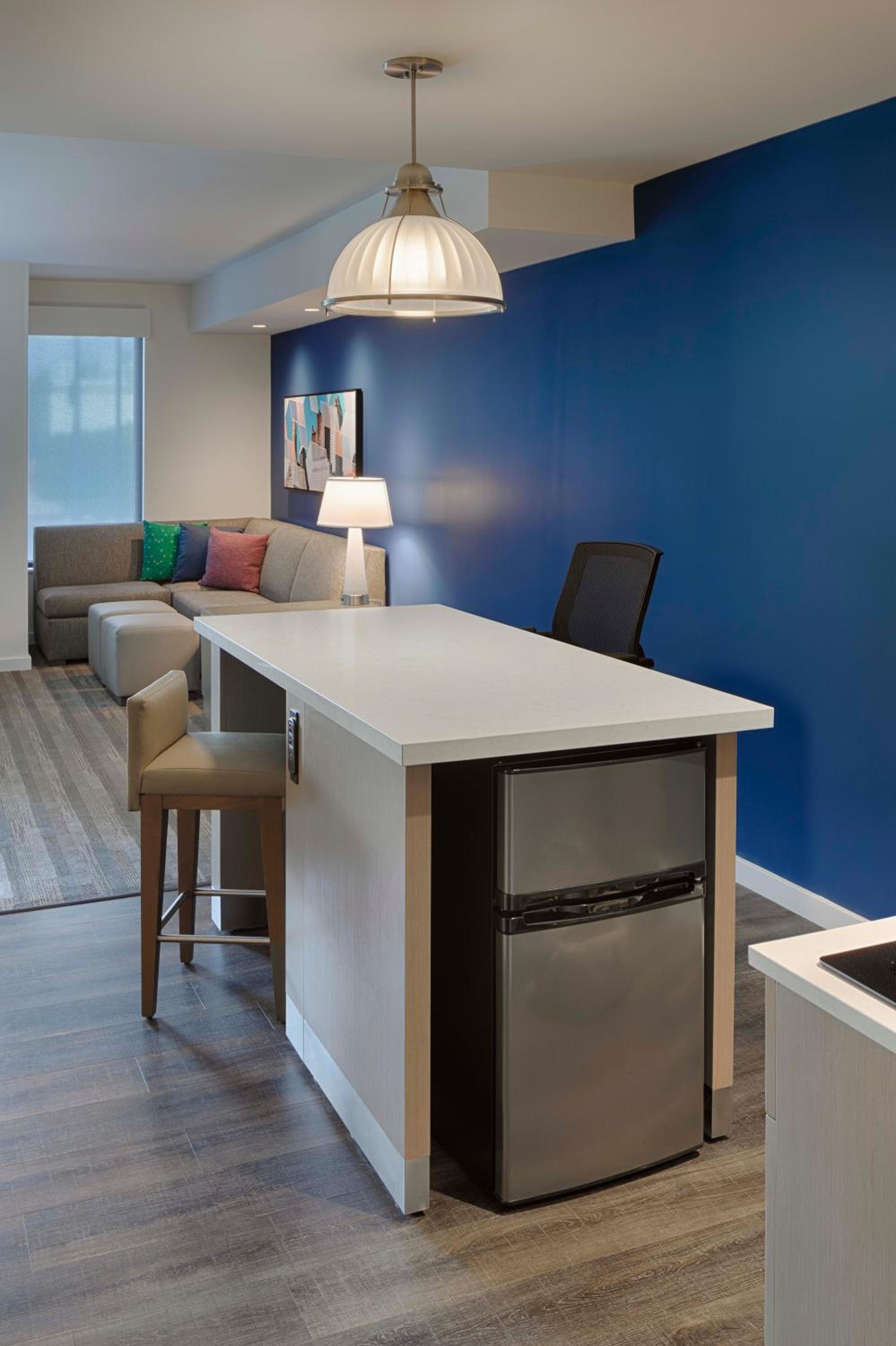 King Studio Suite with Kitchen and Sofa Bed - Photo 5