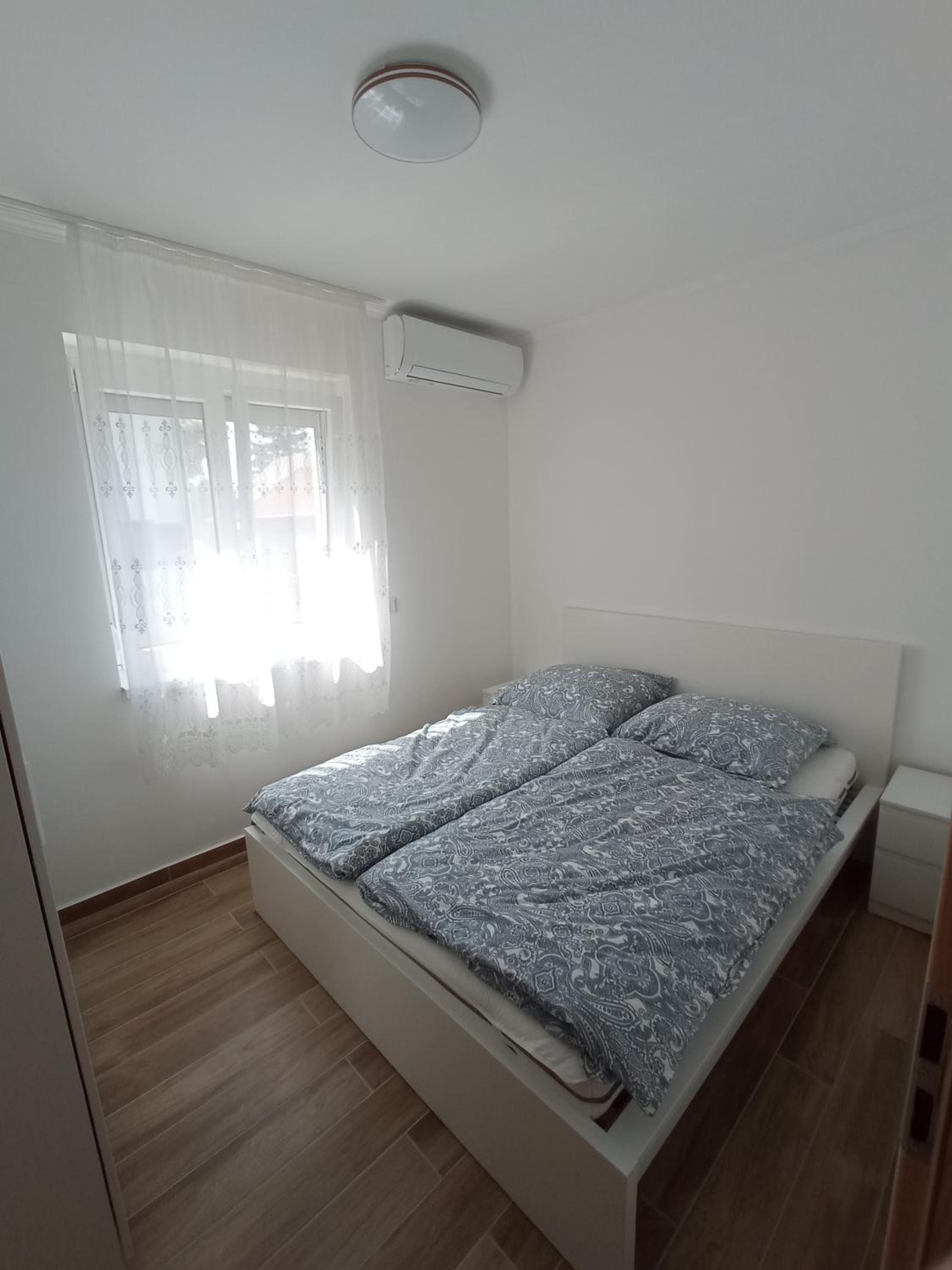 One-Bedroom House photo 1