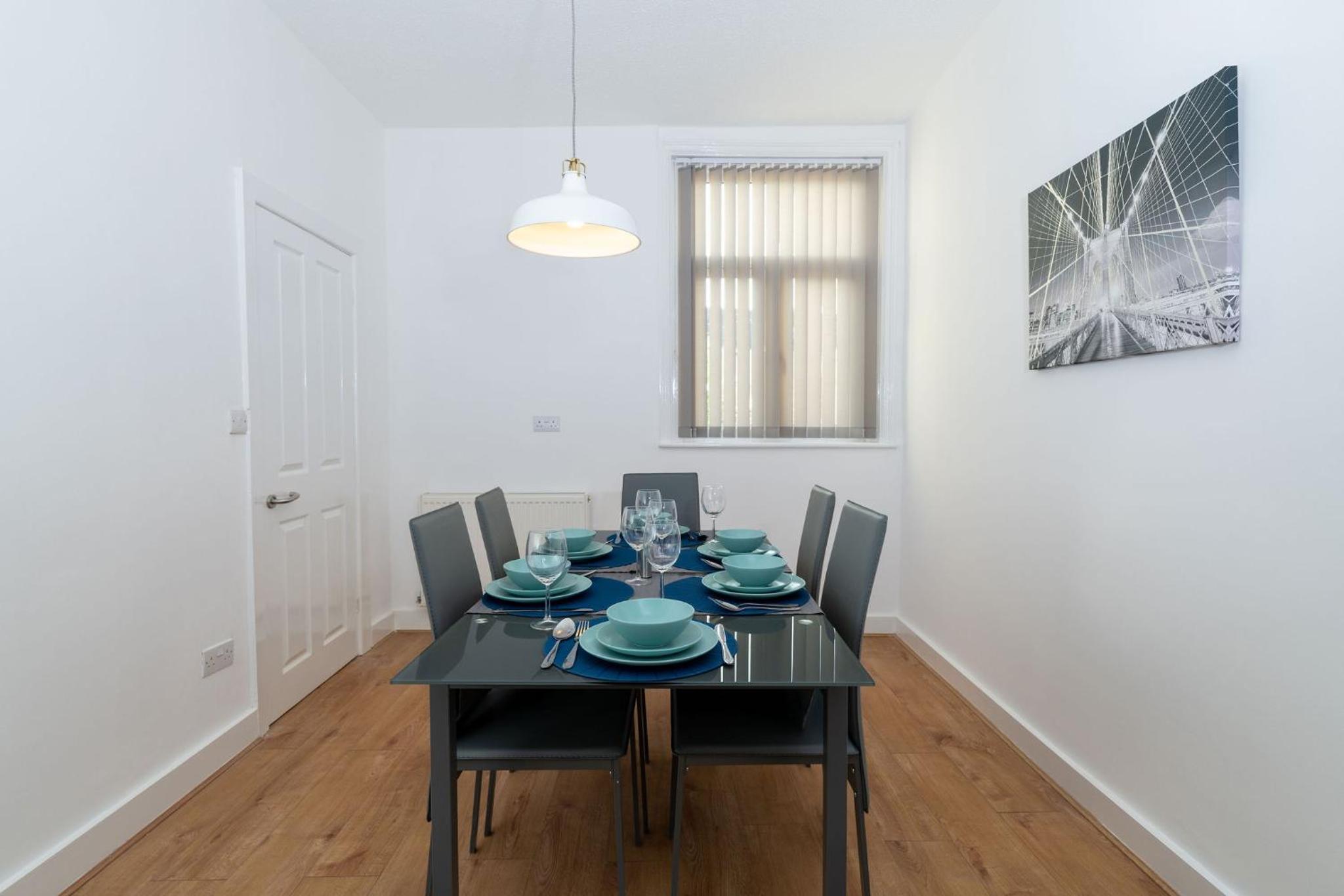 Three-Bedroom House photo 2