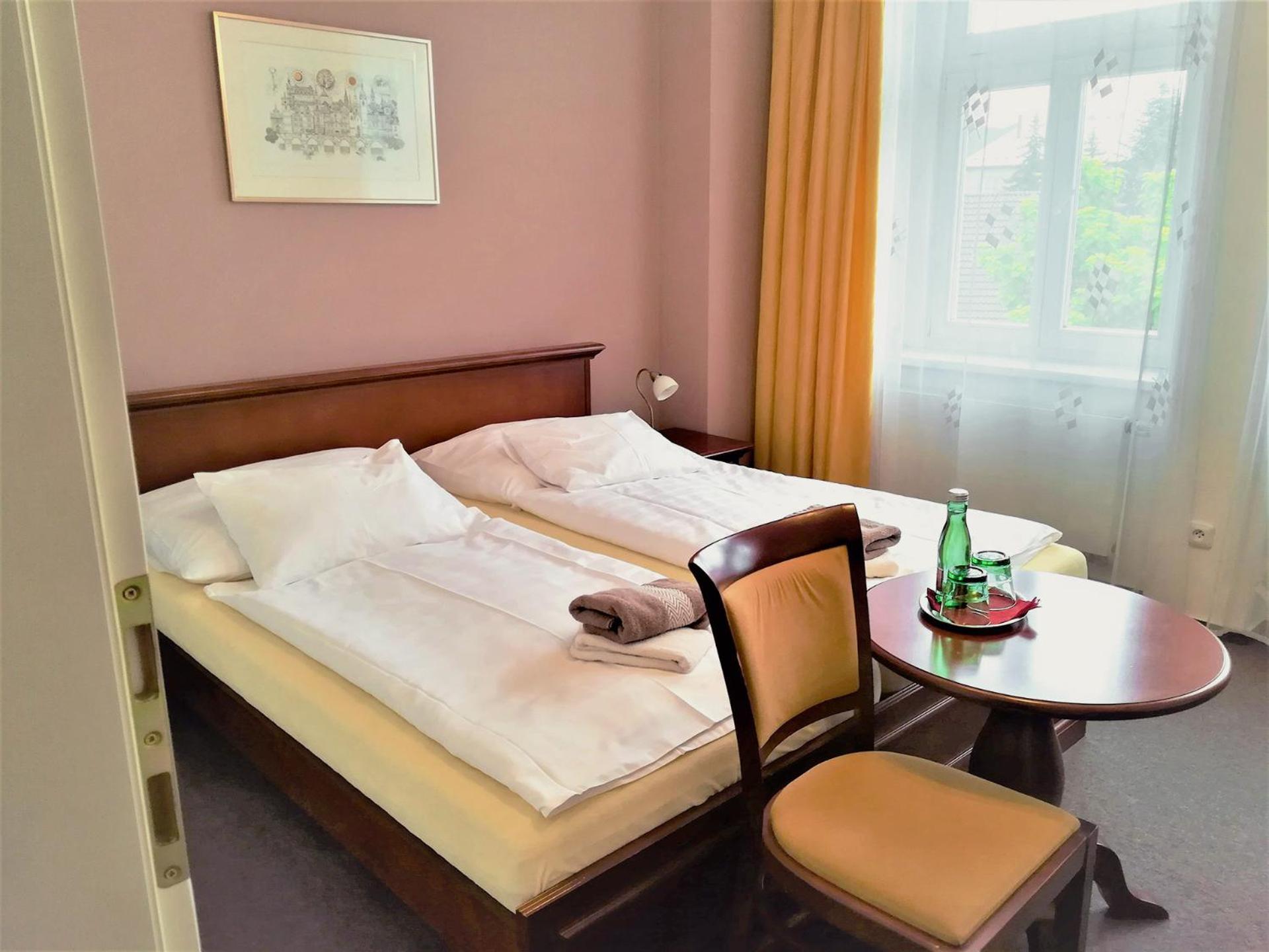 Comfort Double Room-in the building next door - Photo 1
