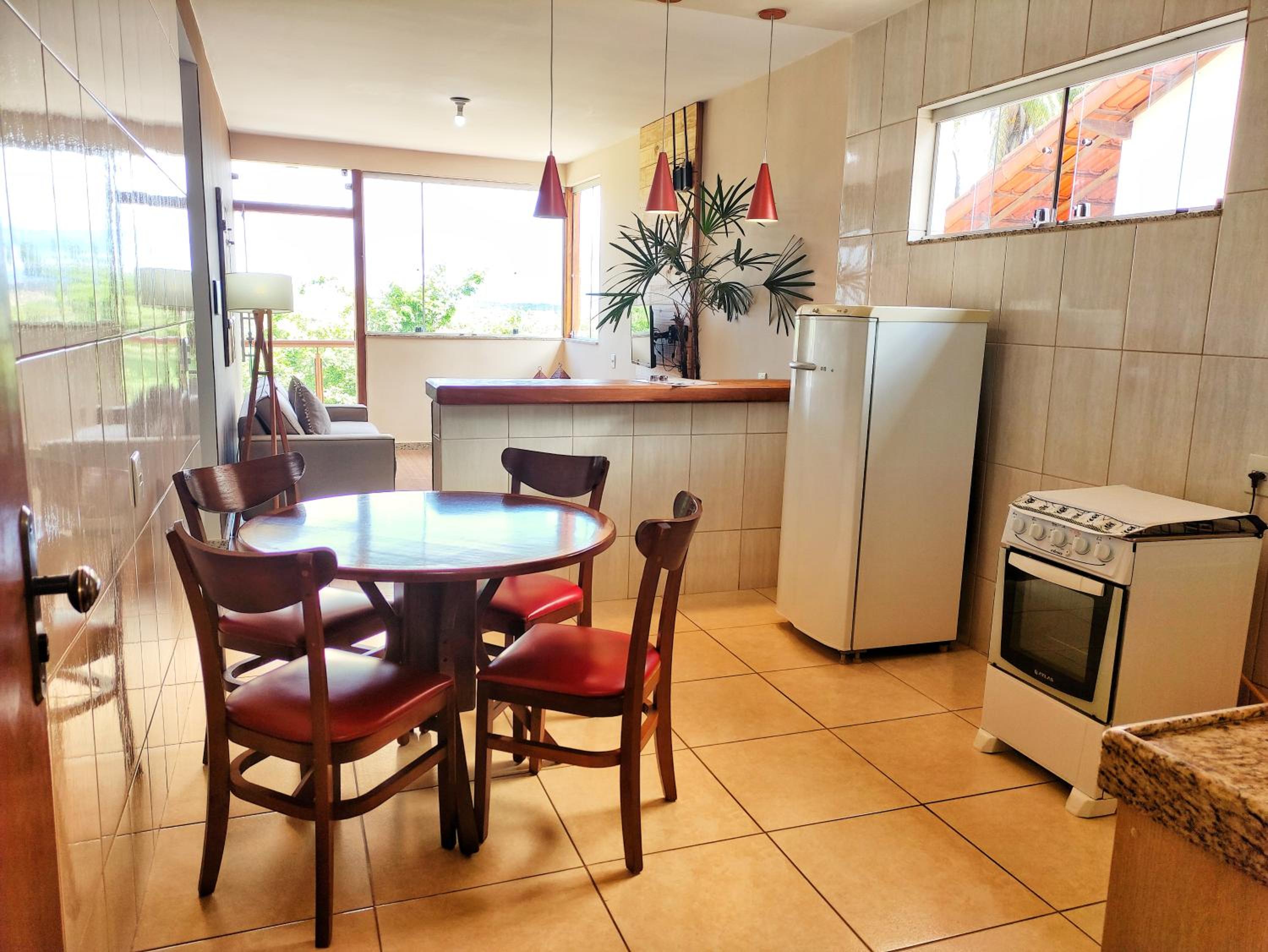 Apartment with Mountain View - Photo 9