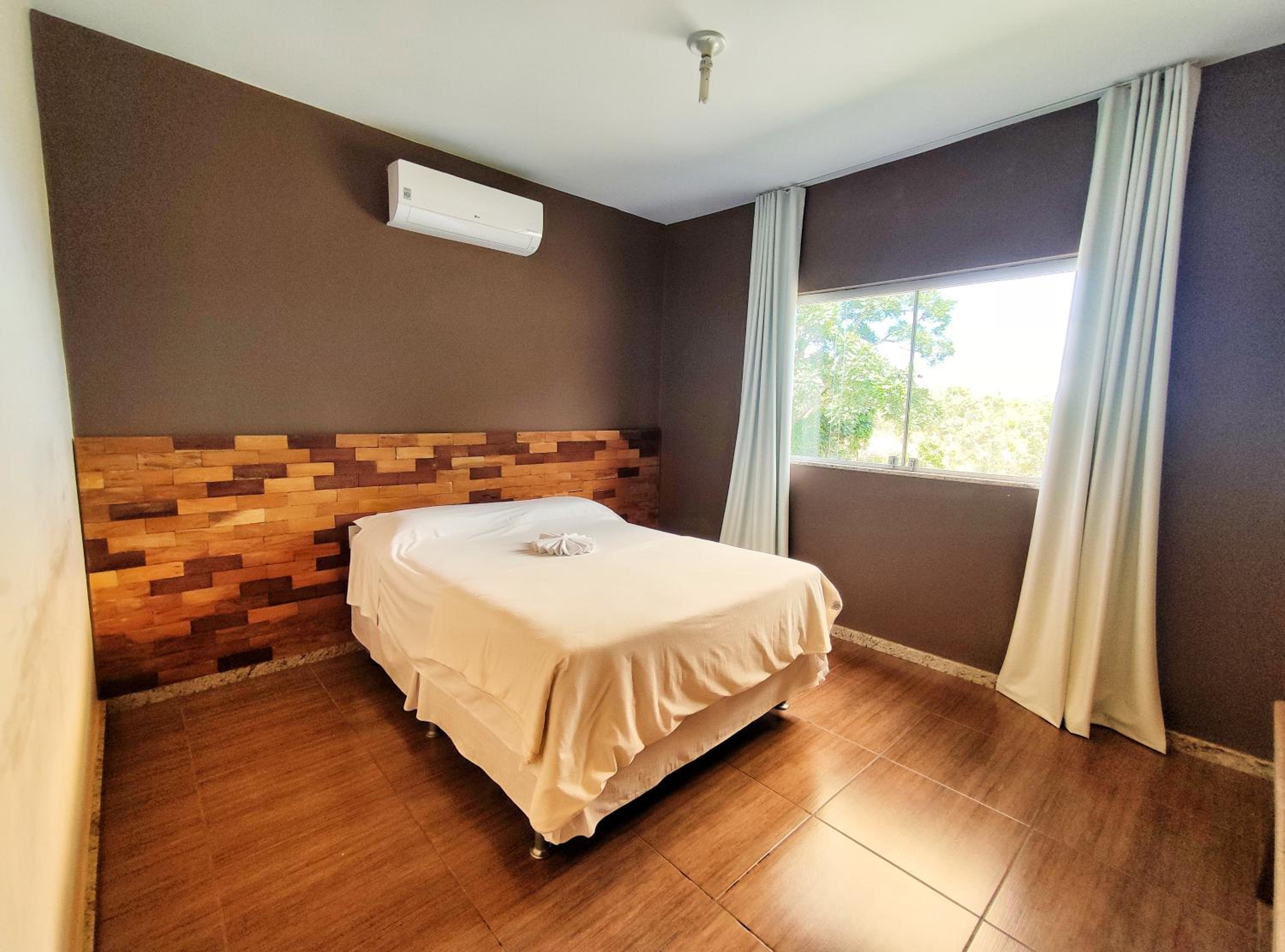 Apartment with Mountain View - Photo 3