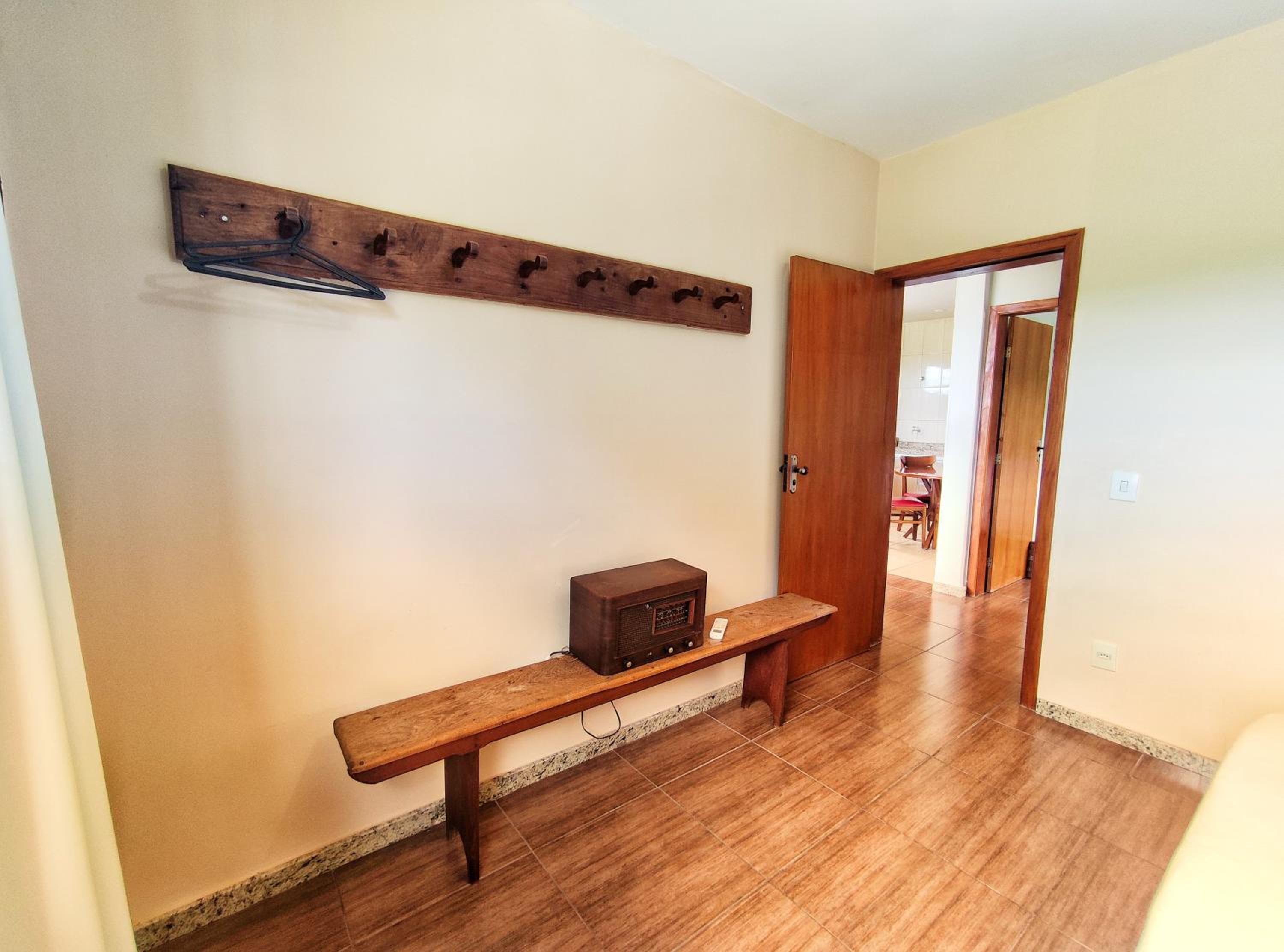 Apartment with Mountain View - Photo 4