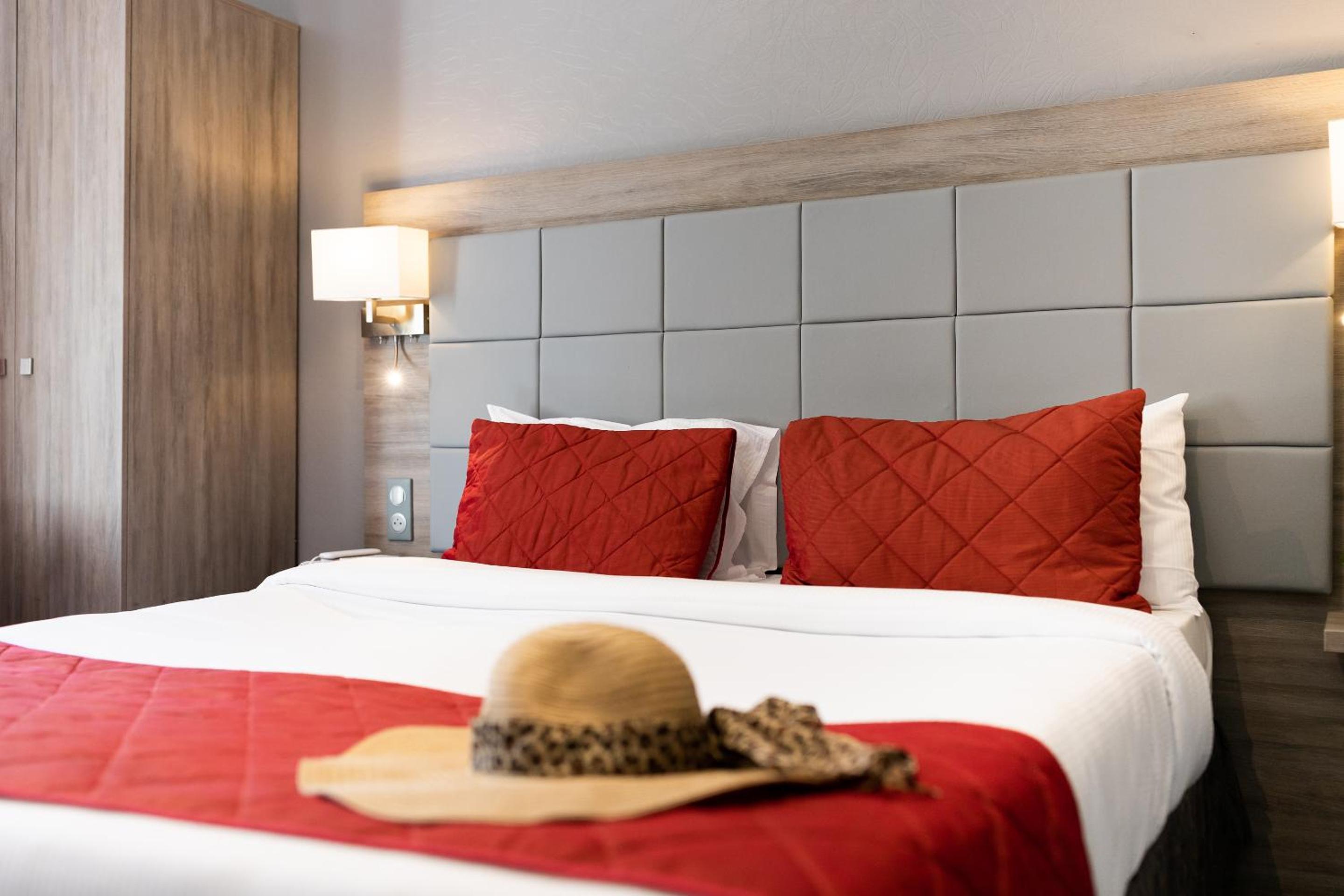 Superior Double or Twin Room photo 3