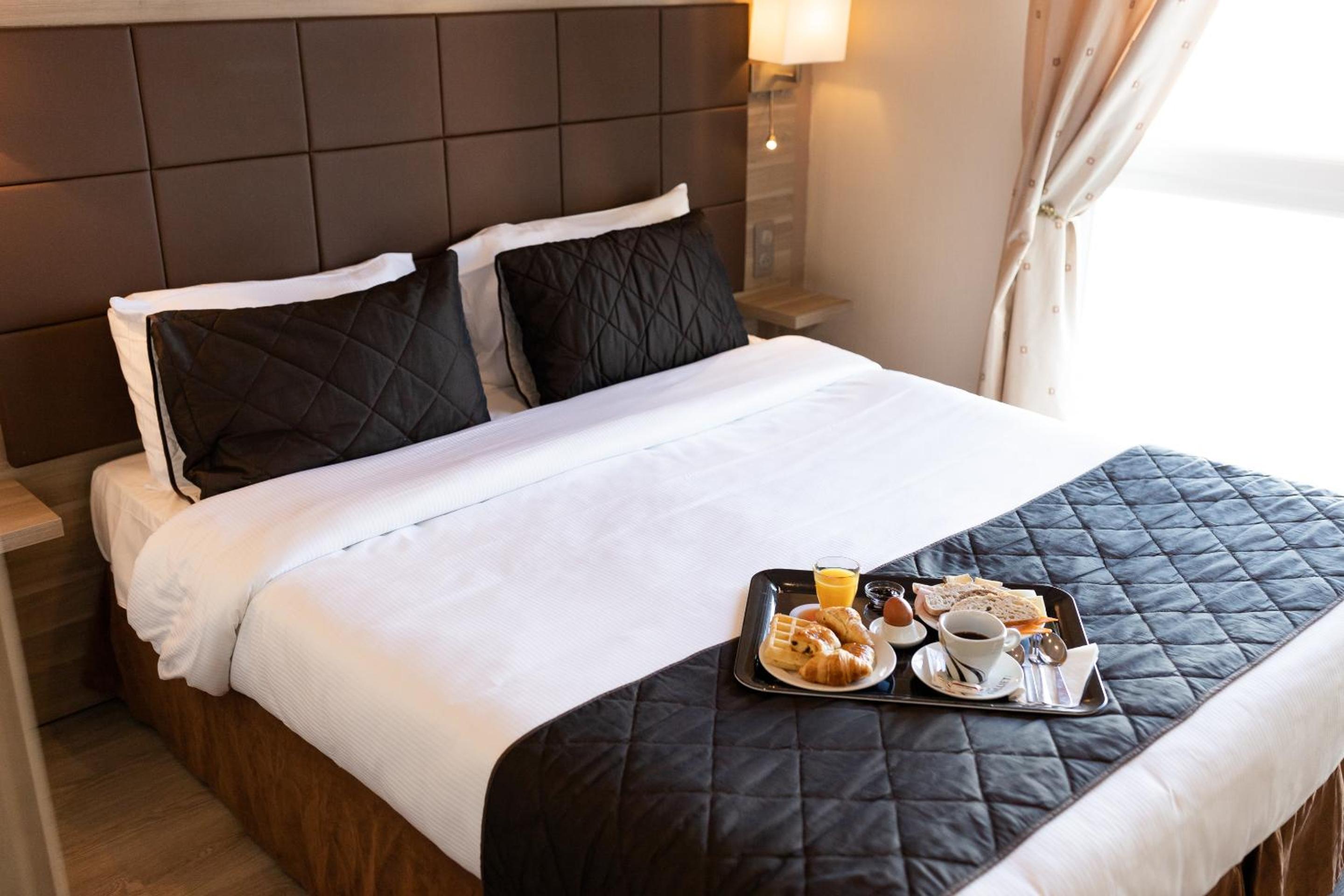 Superior Double or Twin Room photo 2
