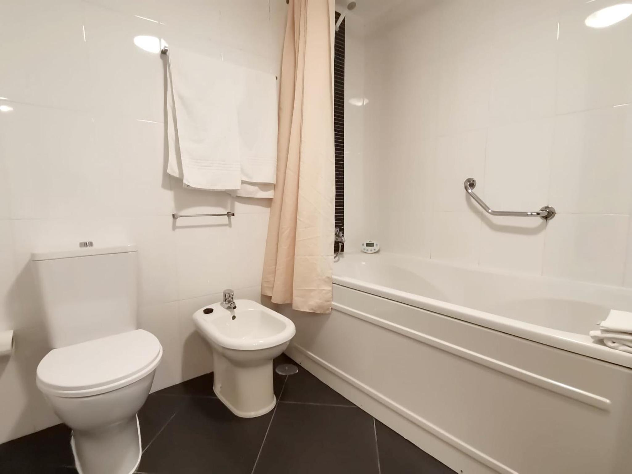 Apartment photo 2