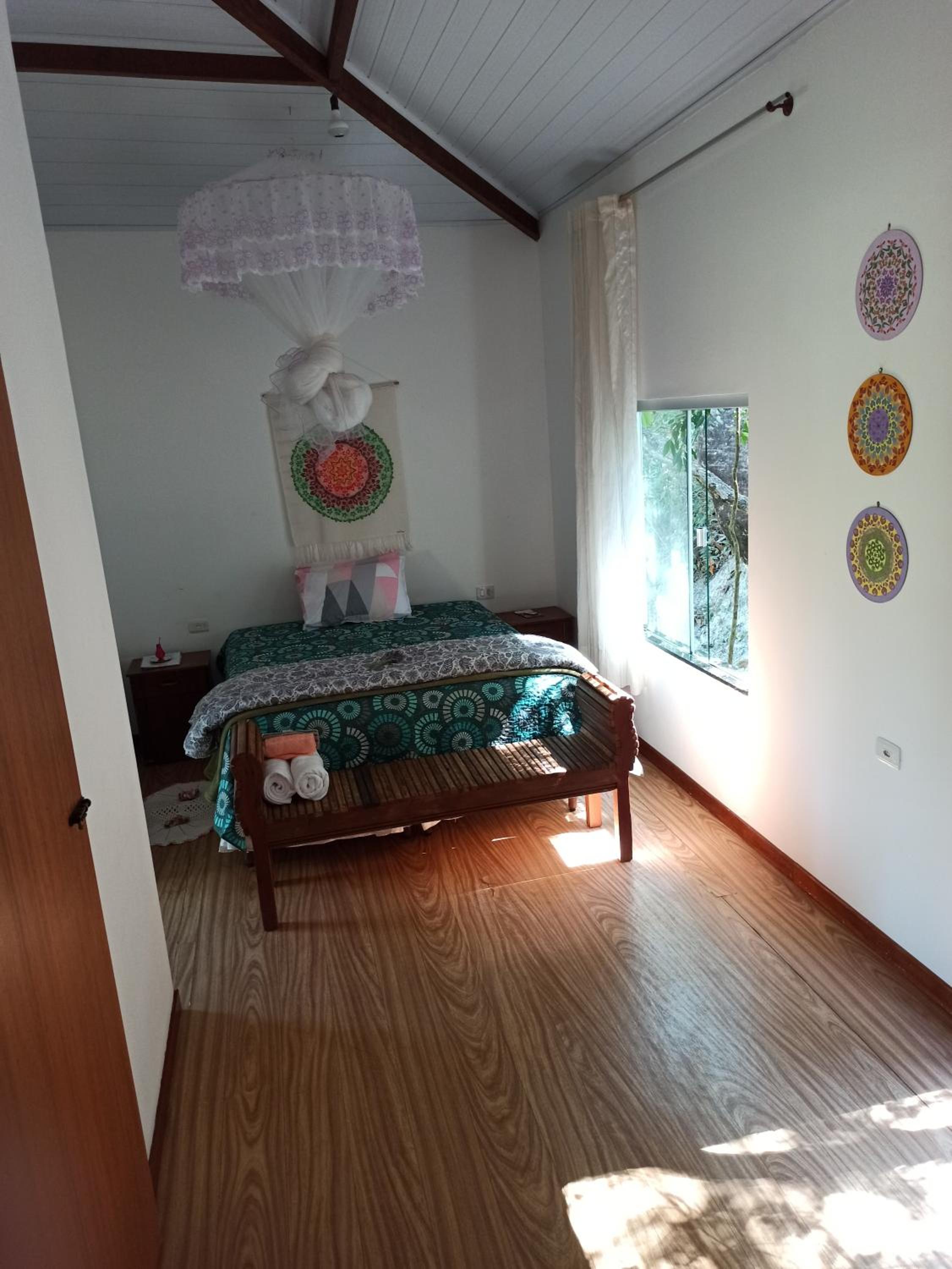 Five-Bedroom House photo 1