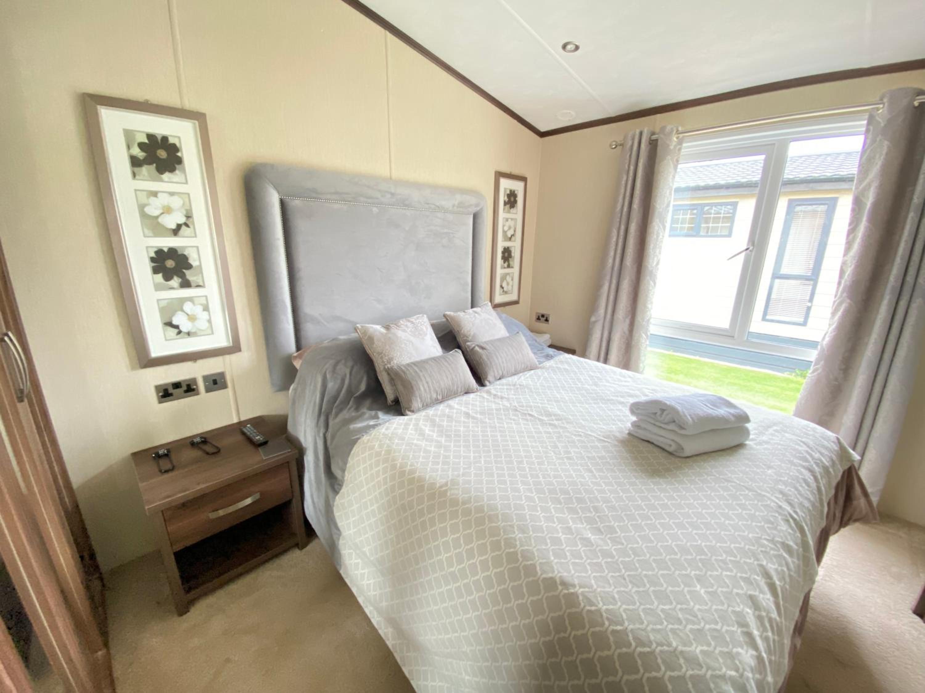 Three-Bedroom House photo 3