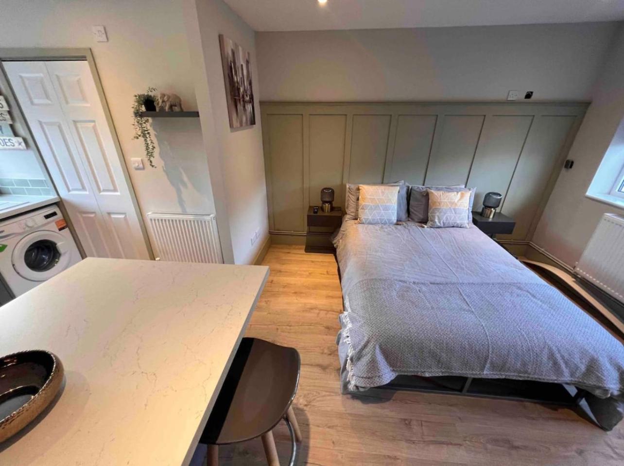 One-Bedroom Apartment - Photo 29