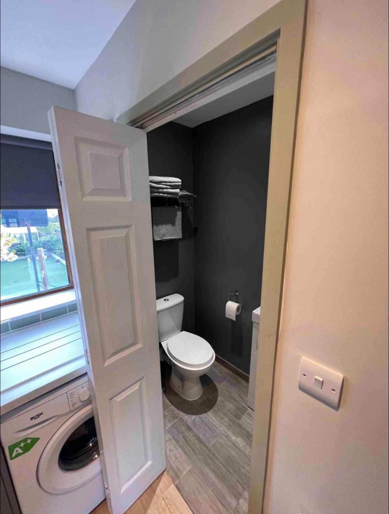 One-Bedroom Apartment - Photo 33