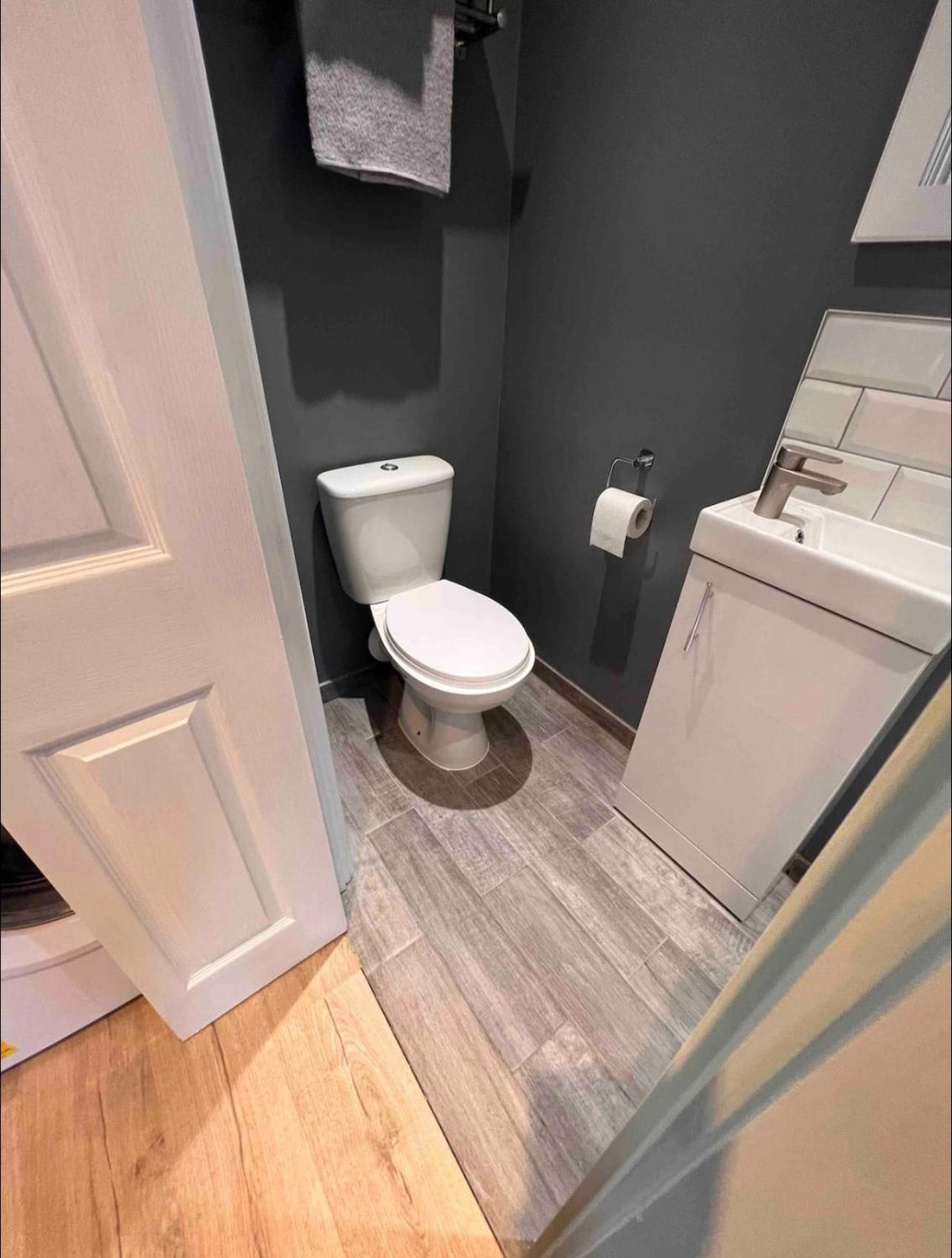 One-Bedroom Apartment - Photo 34