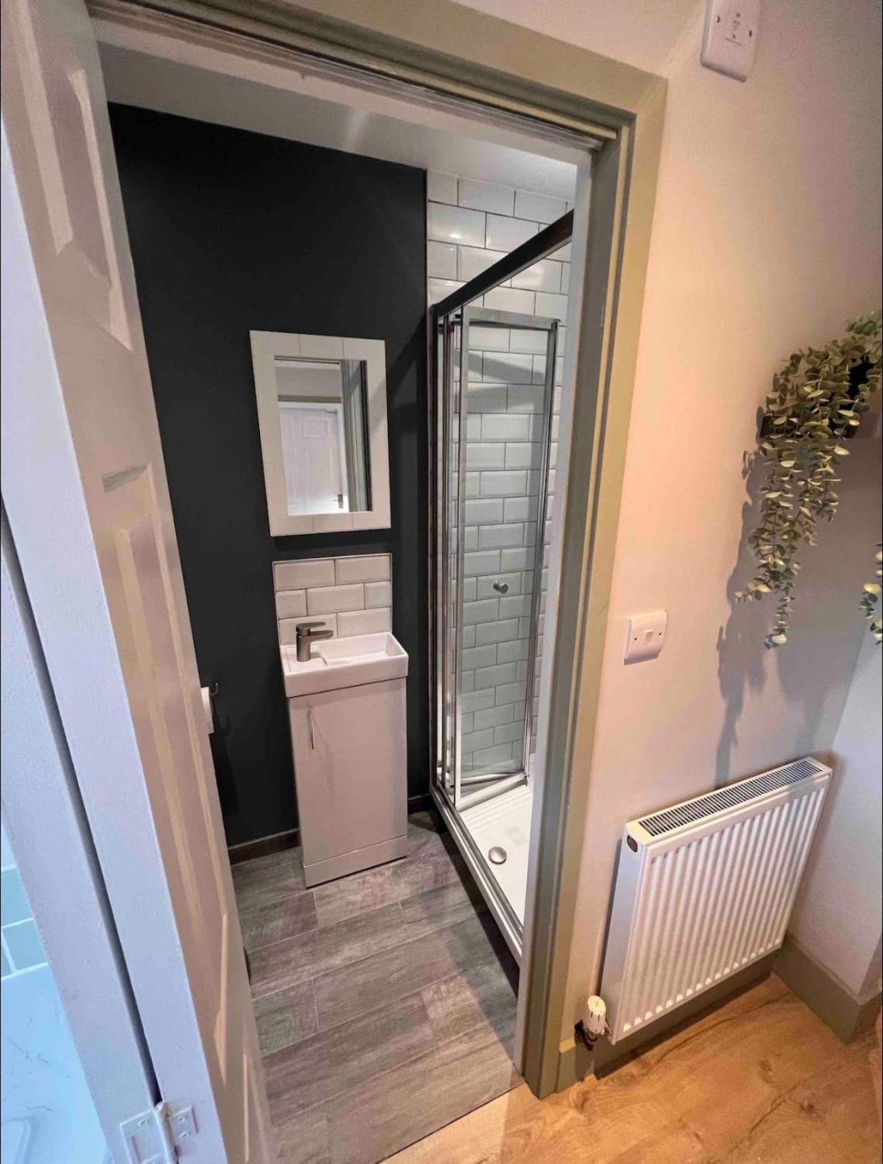 One-Bedroom Apartment - Photo 37