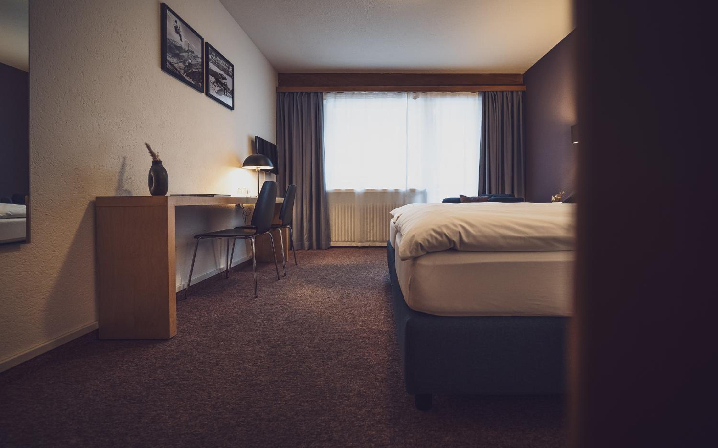 Standard Double Room thumbnail 5